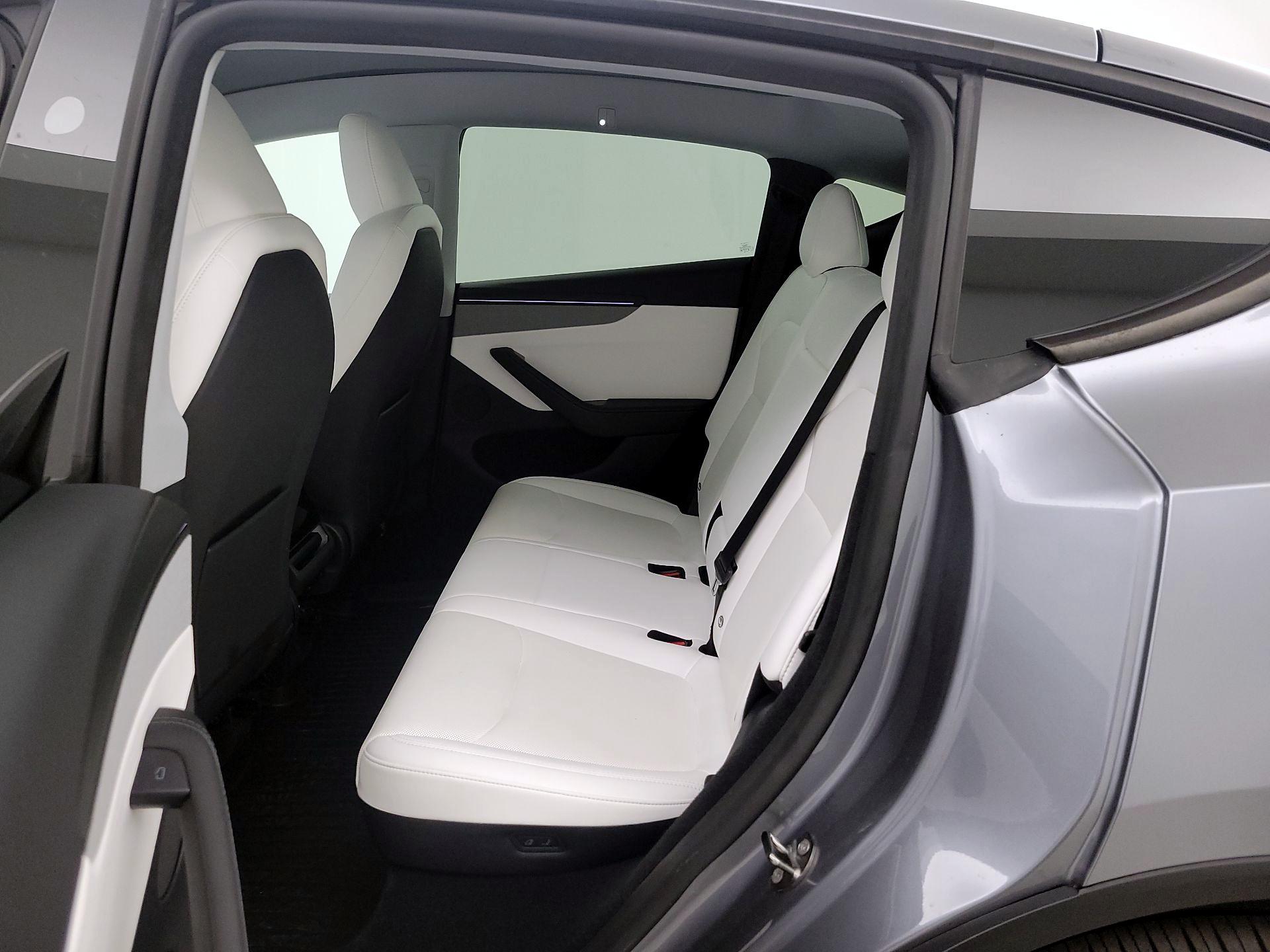 Thumbnail: 2026 Tesla Model Y - 19