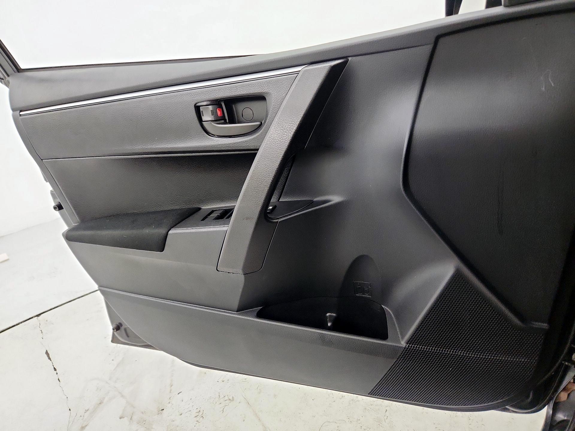Thumbnail: 2015 Toyota Corolla - 12