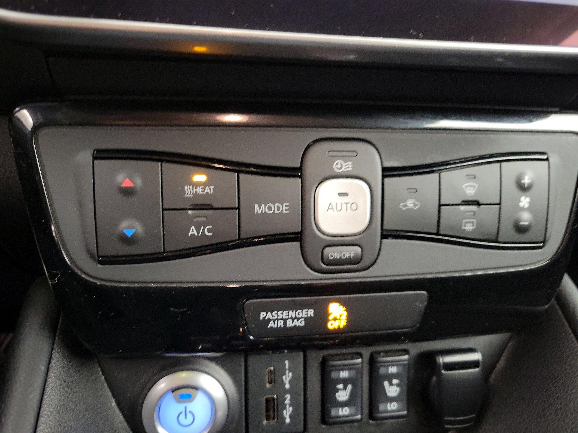 Thumbnail: 2021 Nissan Leaf - 17