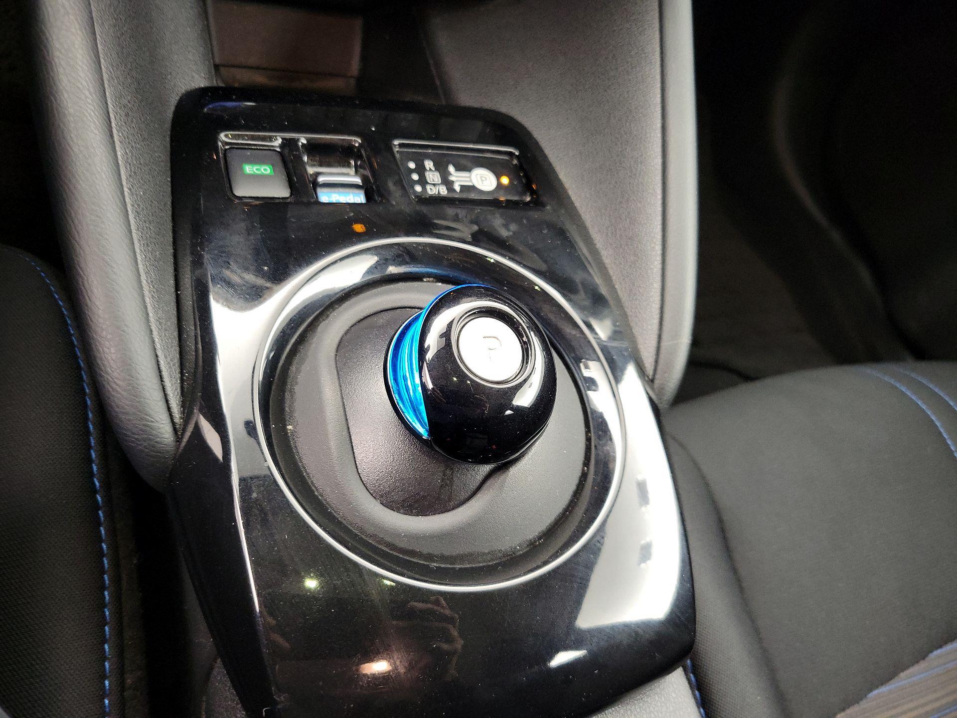 Thumbnail: 2021 Nissan Leaf - 18