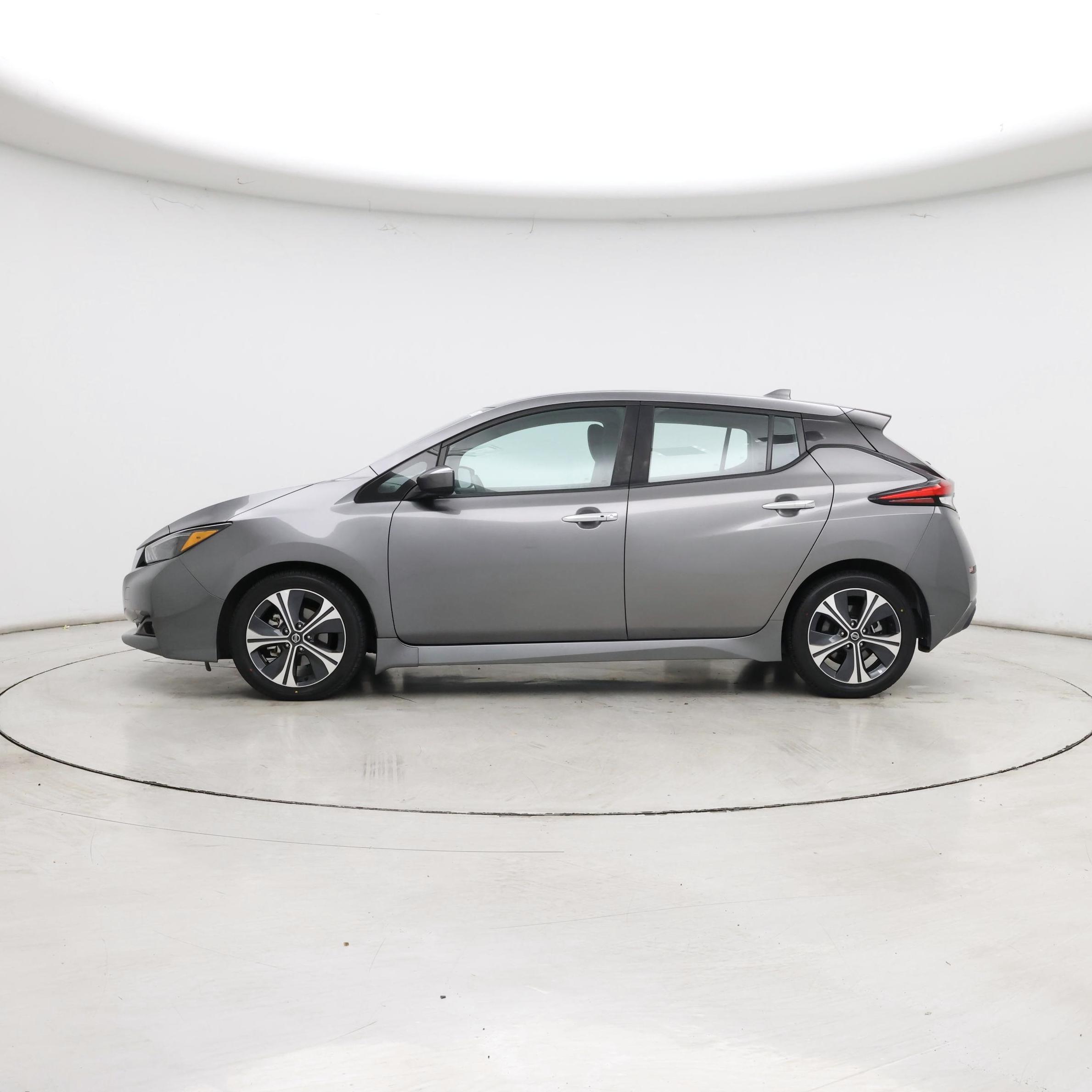 Thumbnail: 2021 Nissan Leaf - 3