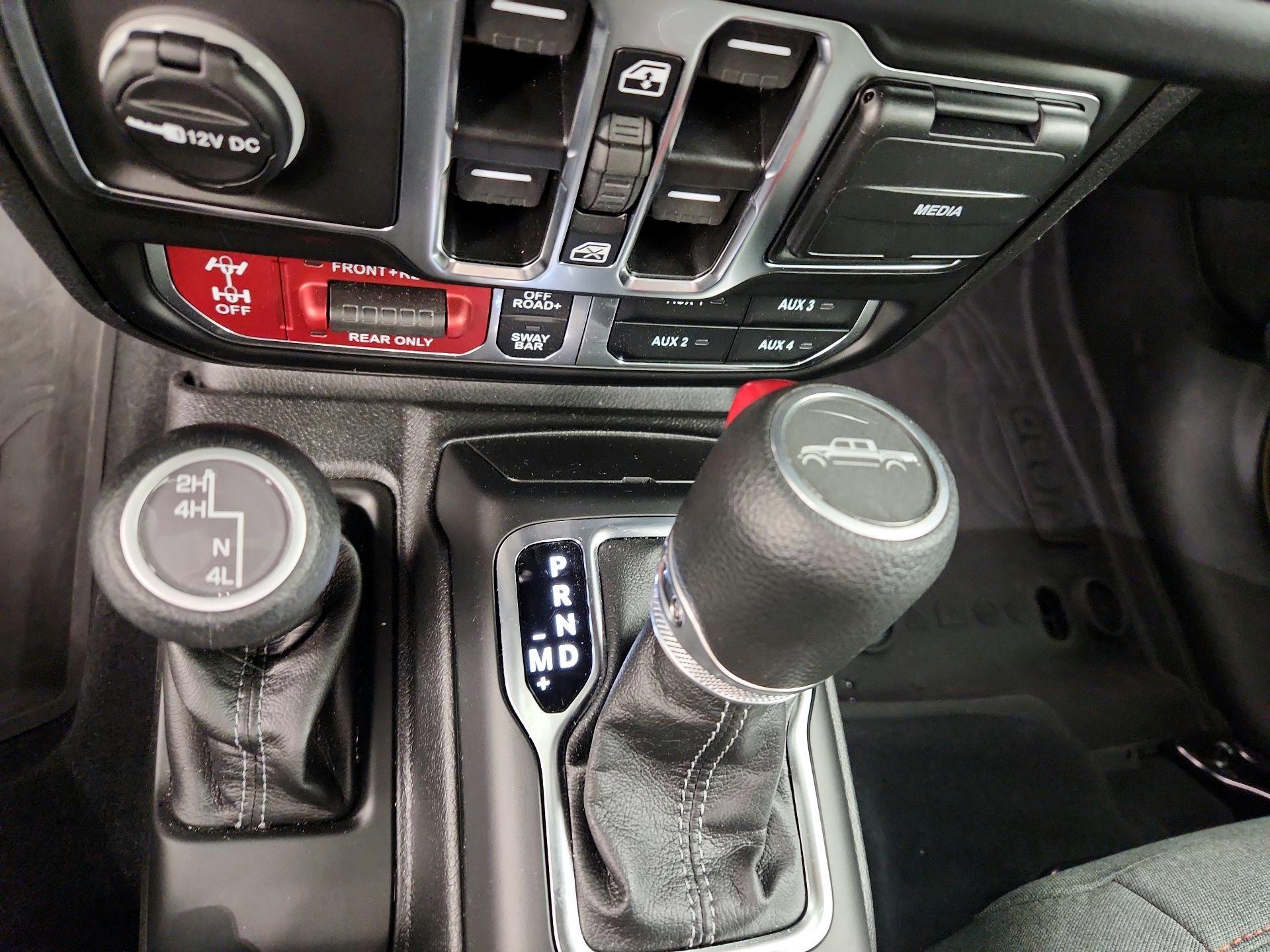 Thumbnail: 2025 Jeep Gladiator - 17