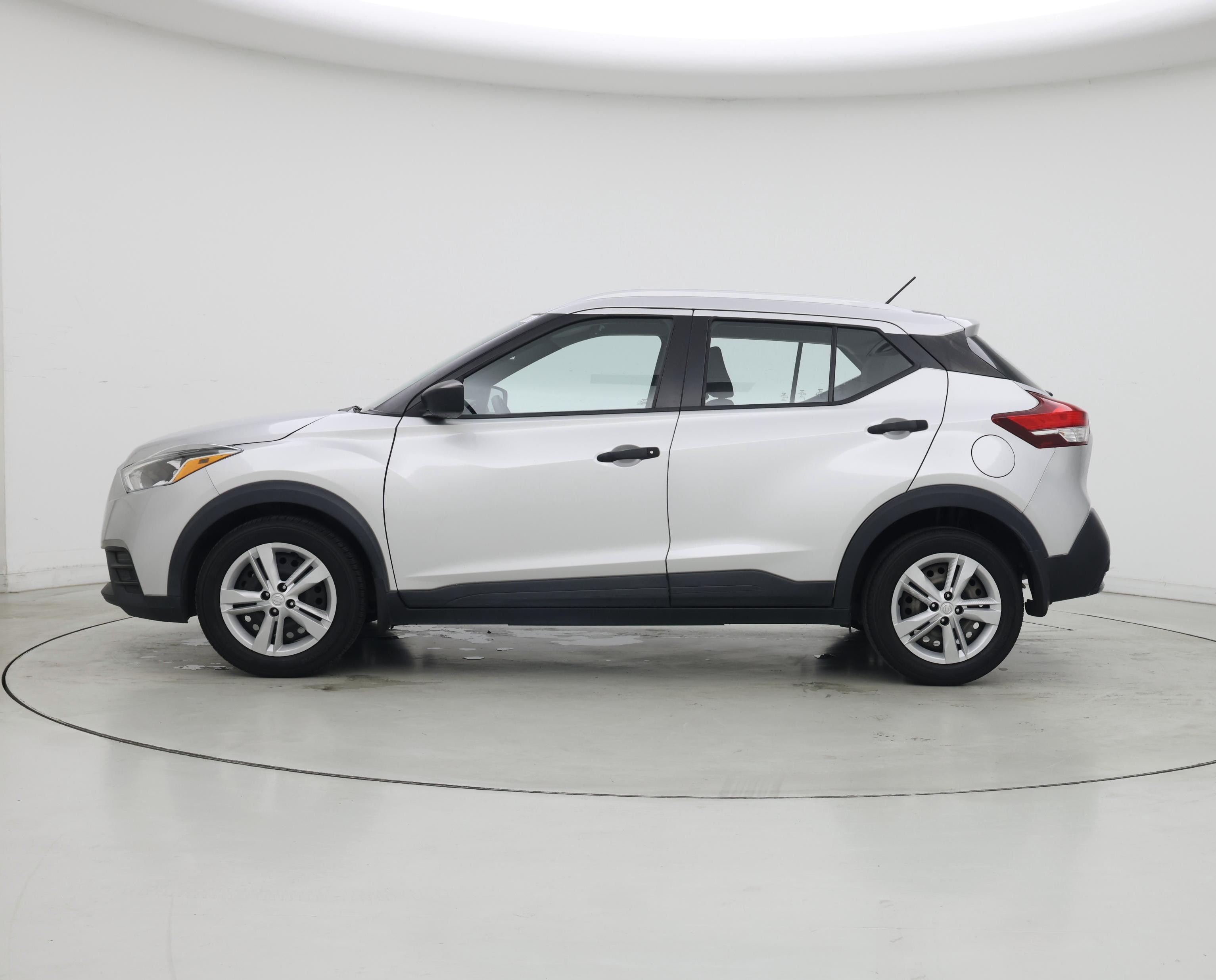 Thumbnail: 2019 Nissan Kicks - 3