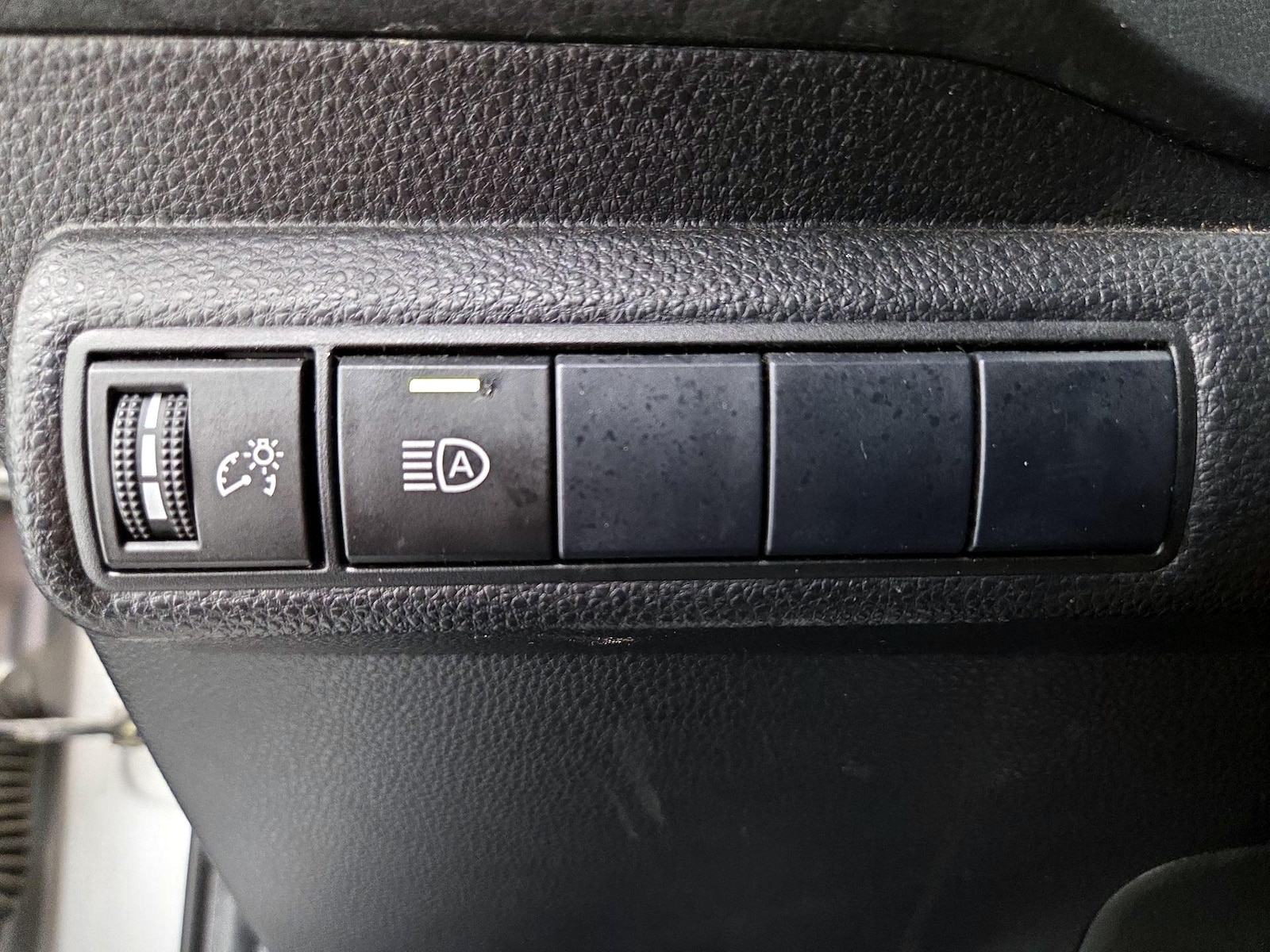 2020 Toyota Corolla LE - Photo 14