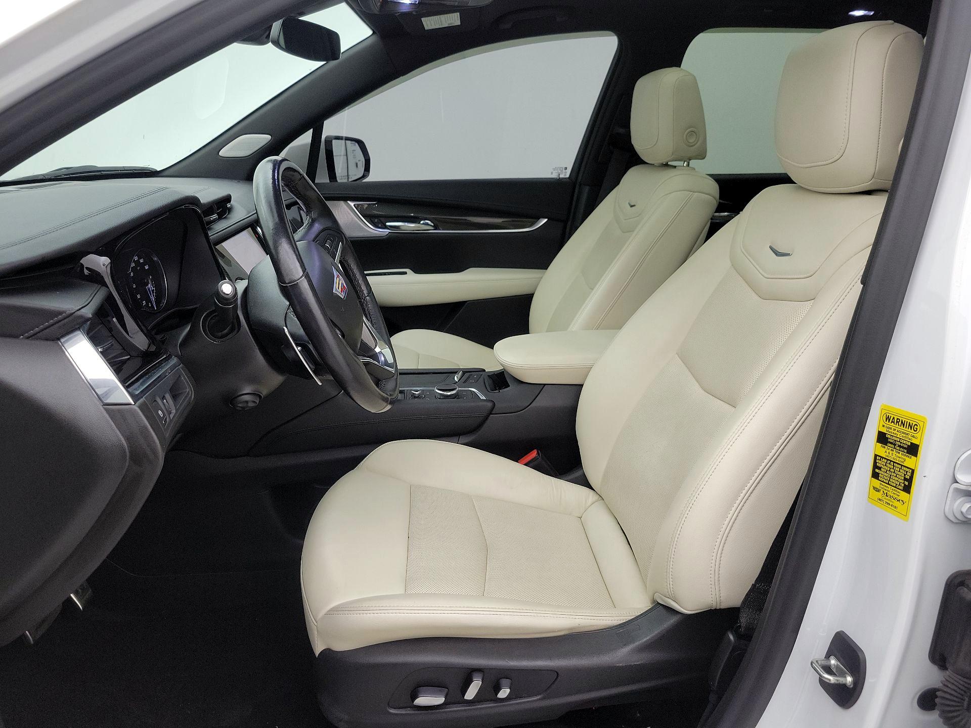 Thumbnail: 2021 Cadillac XT6 - 11