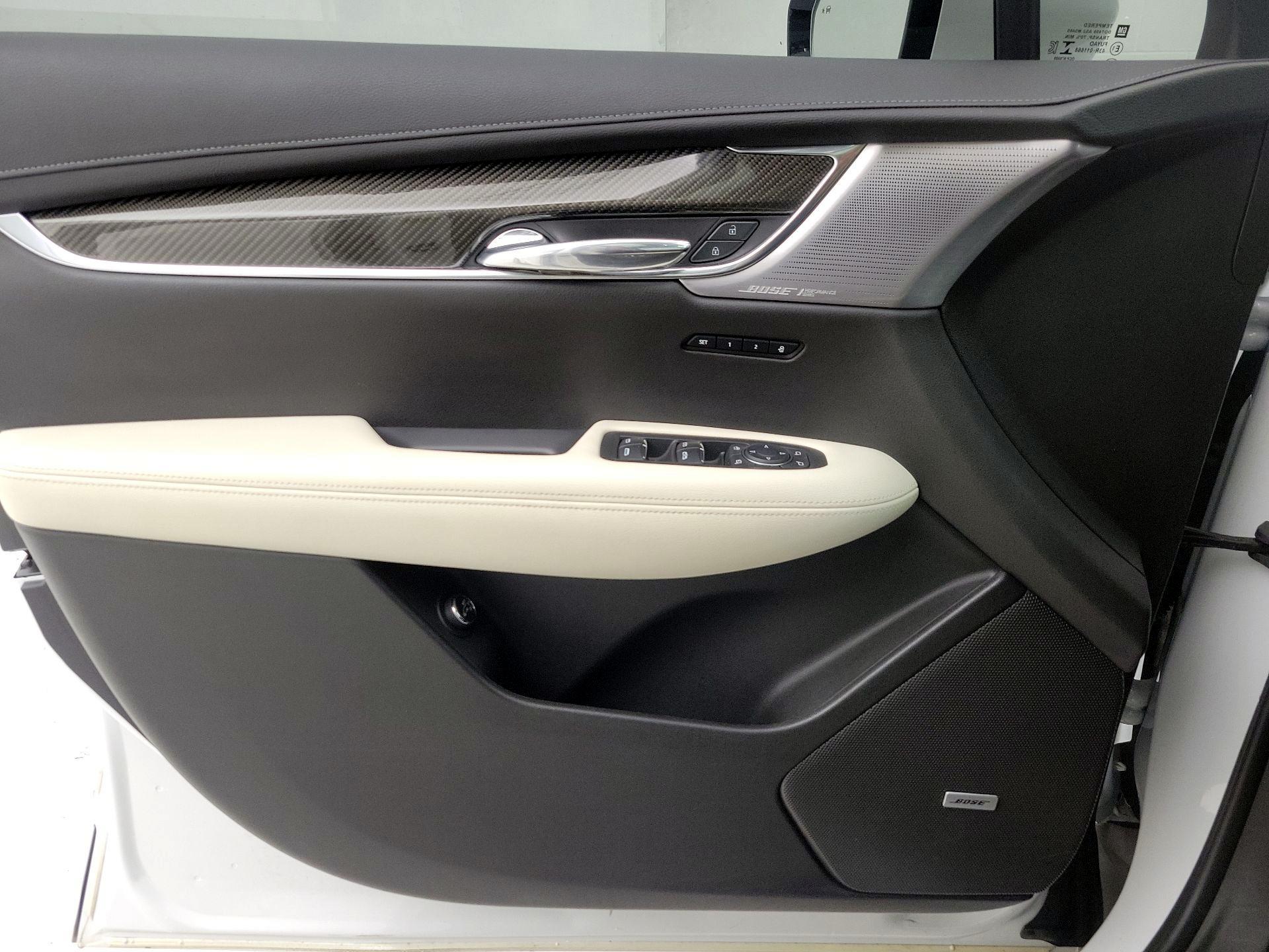 Thumbnail: 2021 Cadillac XT6 - 12