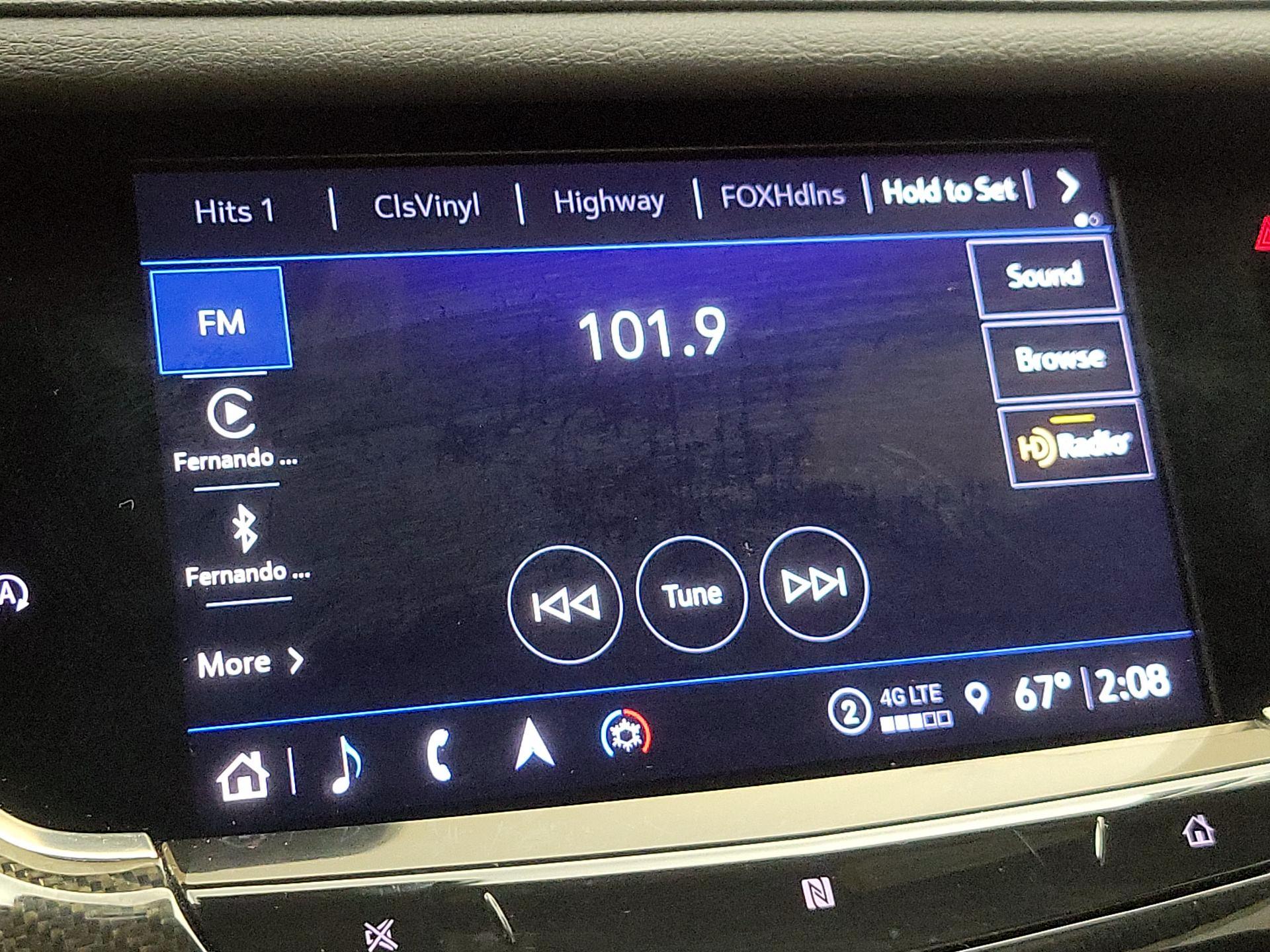 Thumbnail: 2021 Cadillac XT6 - 16