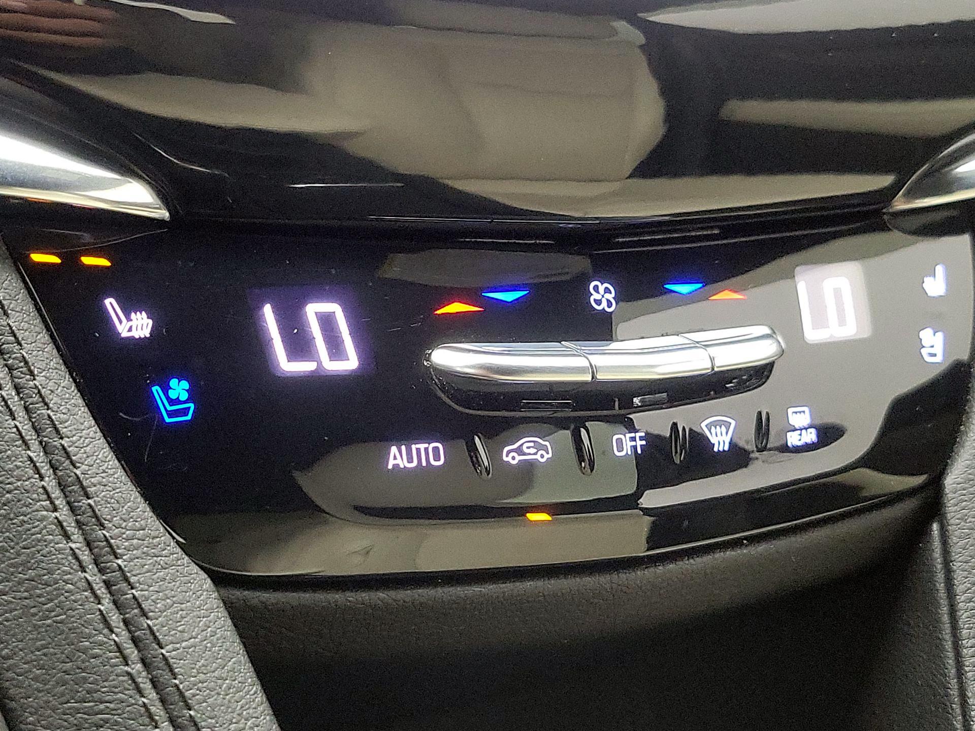 Thumbnail: 2021 Cadillac XT6 - 17