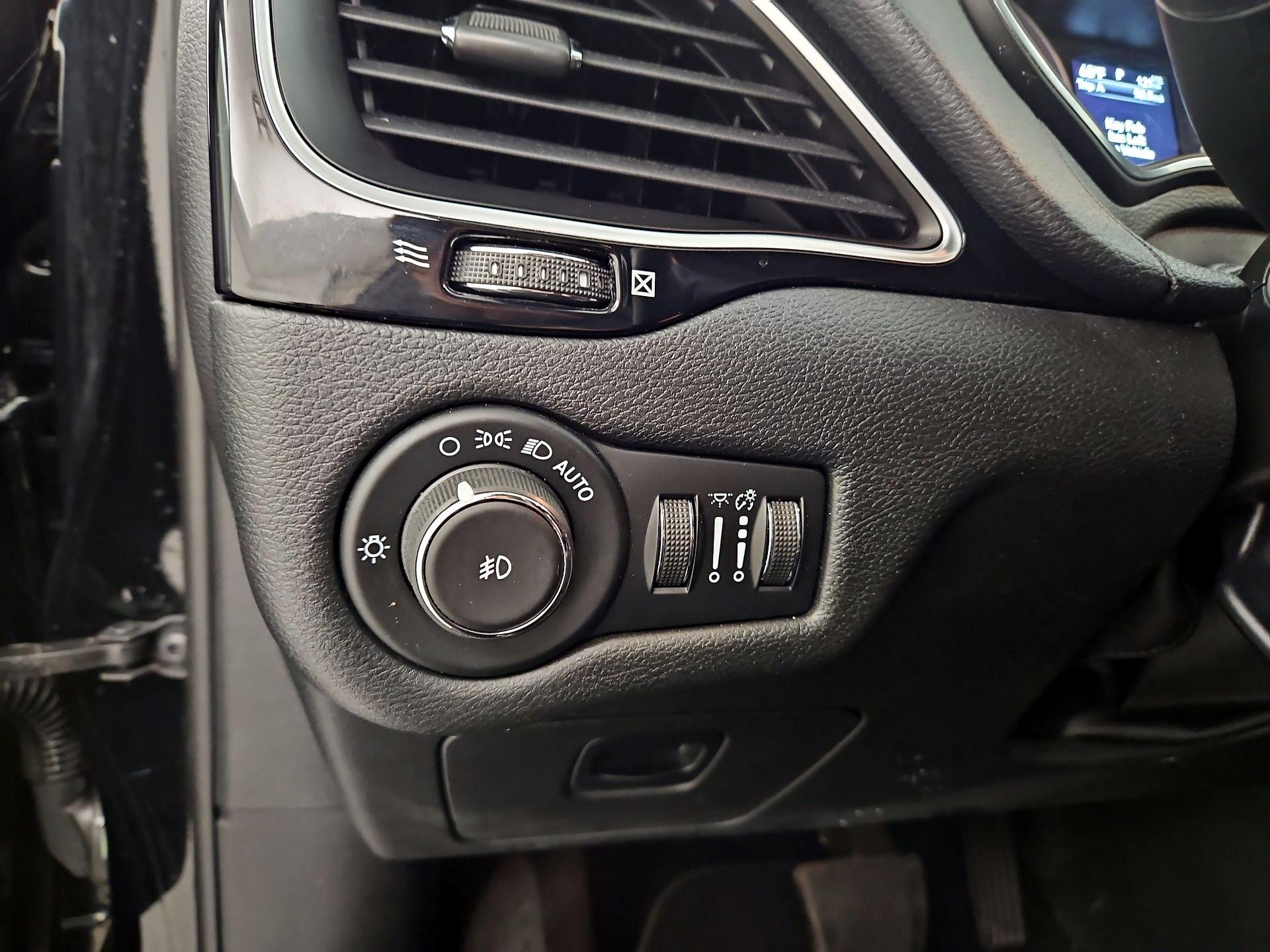 Thumbnail: 2021 Jeep Cherokee - 13
