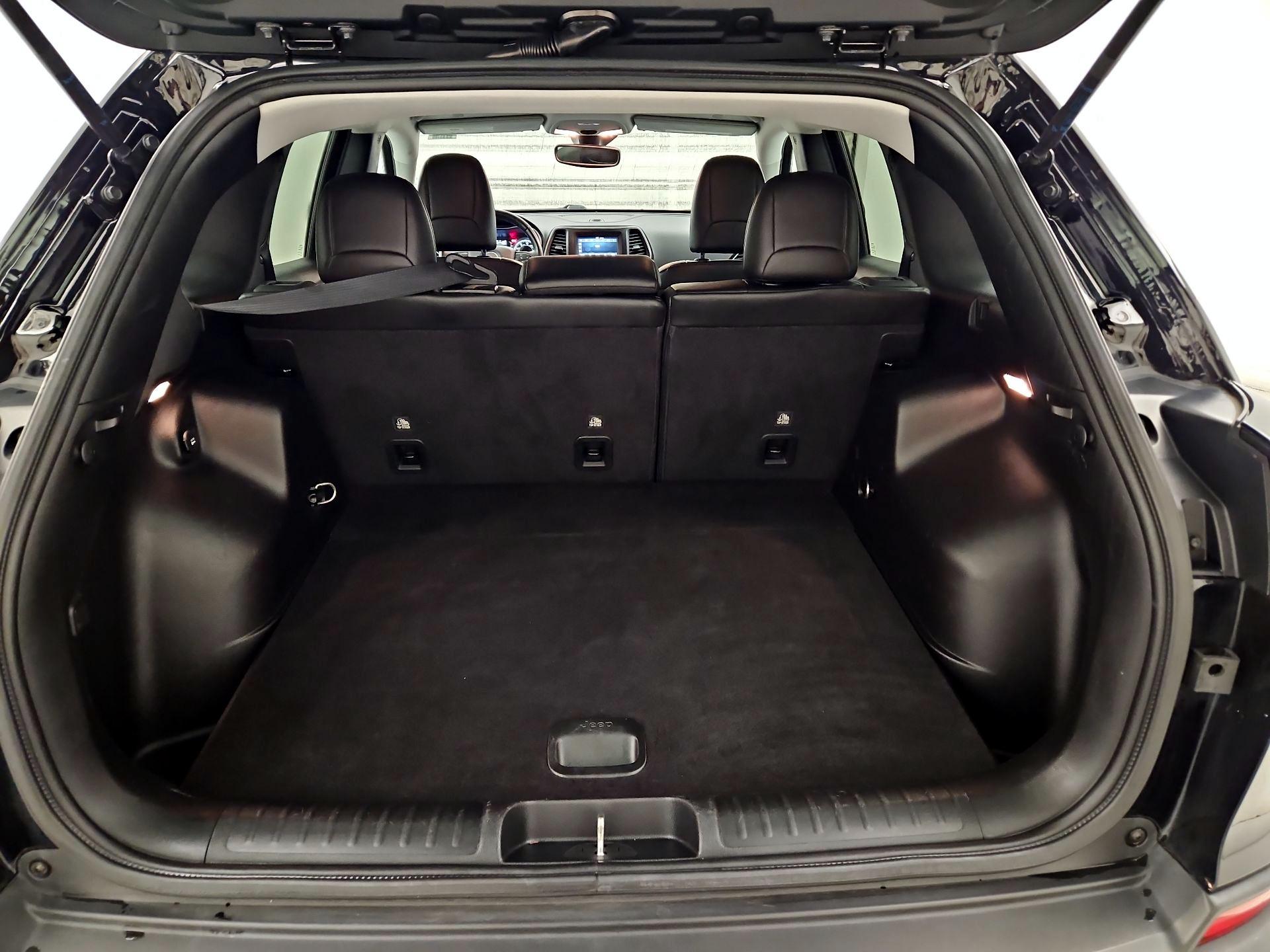 Thumbnail: 2021 Jeep Cherokee - 20