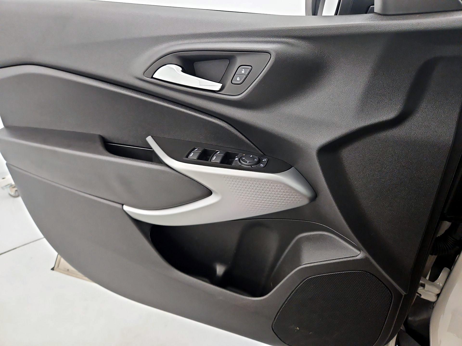 Thumbnail: 2026 Chevrolet Trax - 12