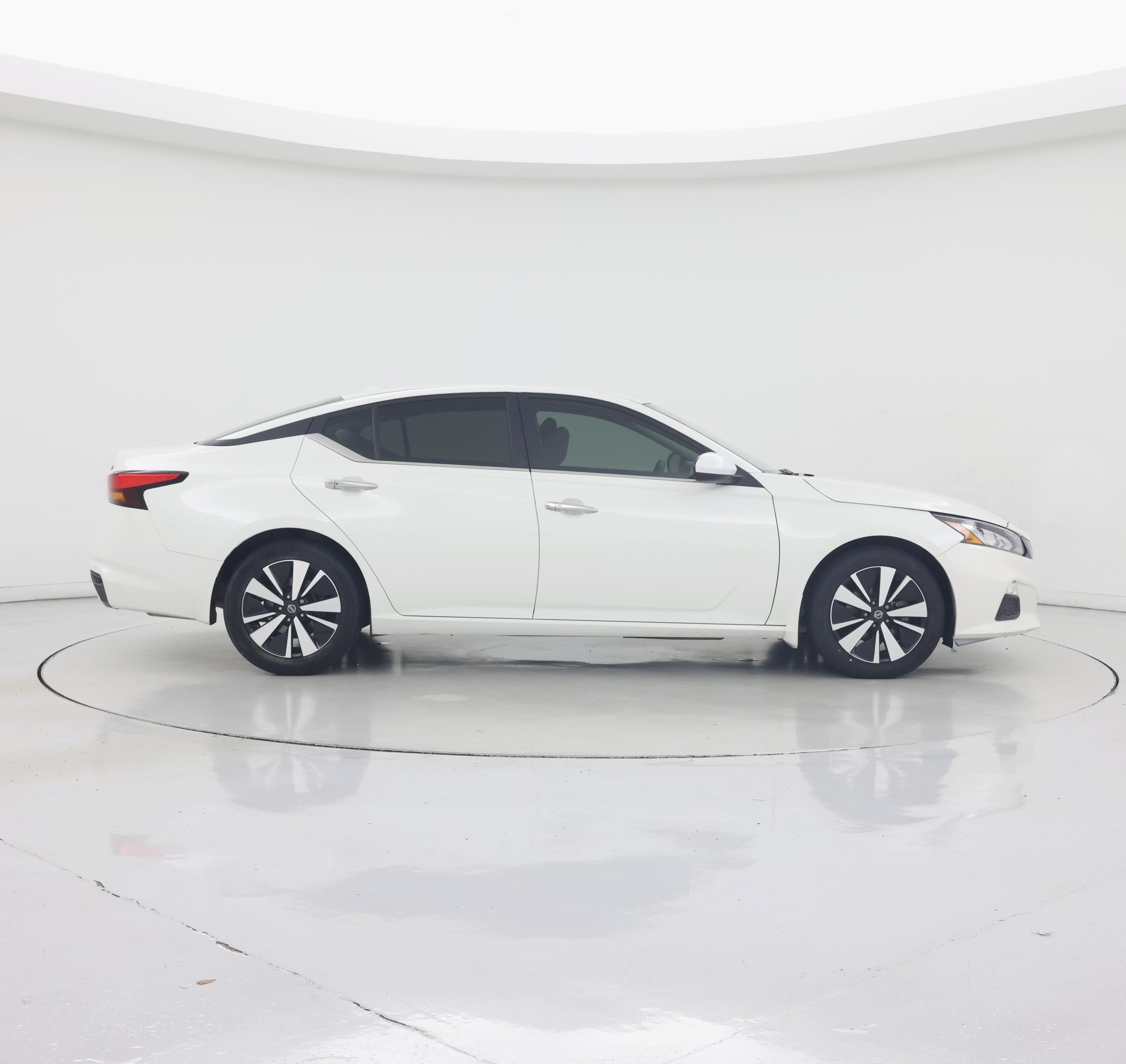 Thumbnail: 2021 Nissan Altima - 7