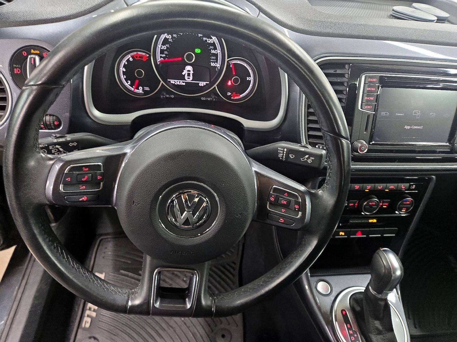 2018 Volkswagen Beetle SE - Photo 11
