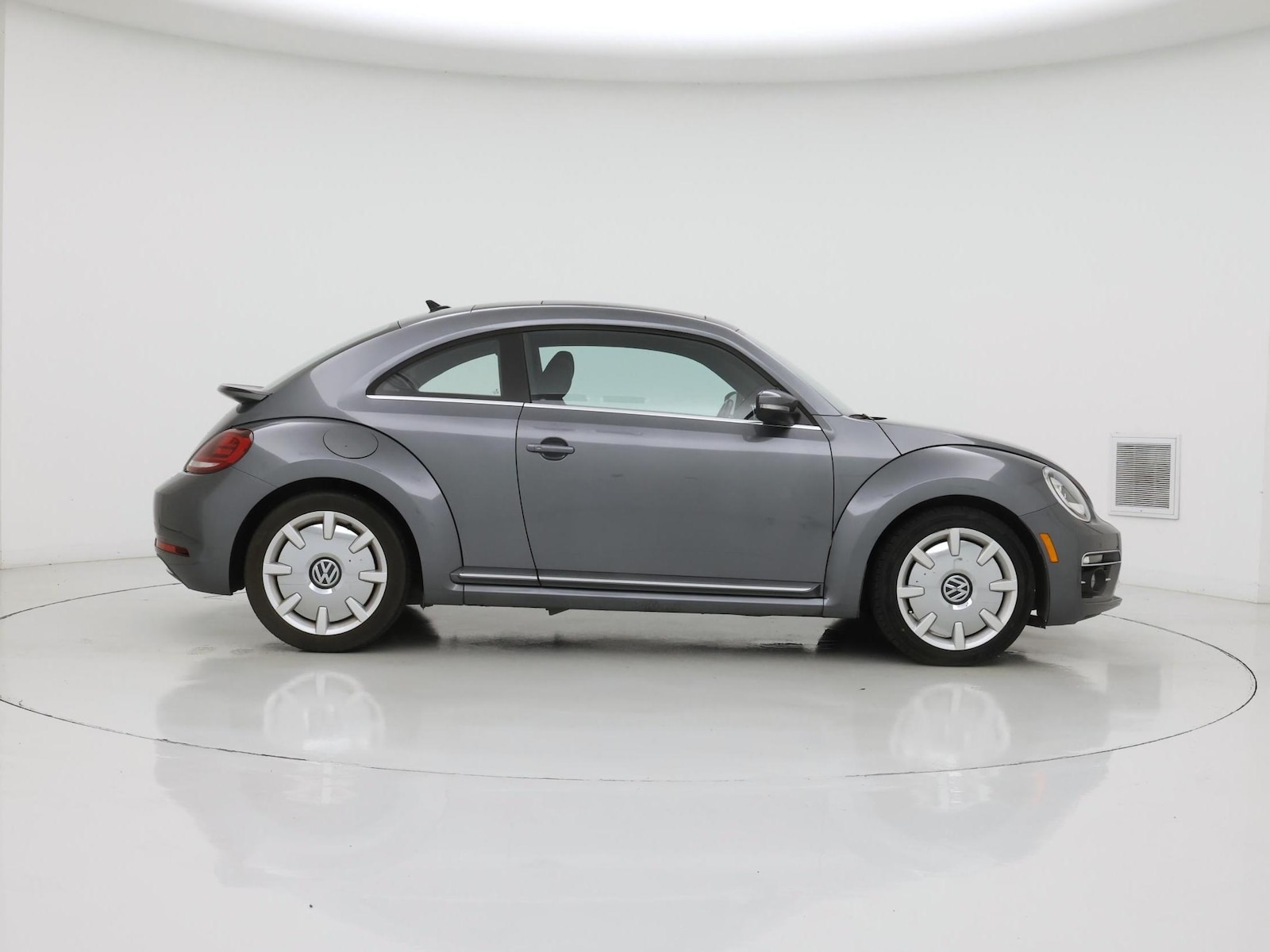 2018 Volkswagen Beetle SE - Photo 8