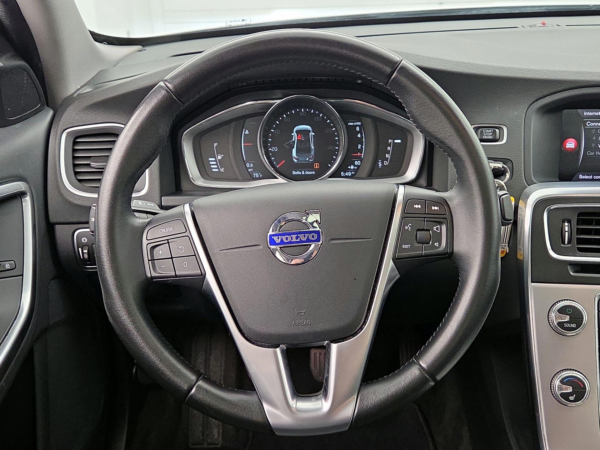 Thumbnail: 2017 Volvo S60 - 10