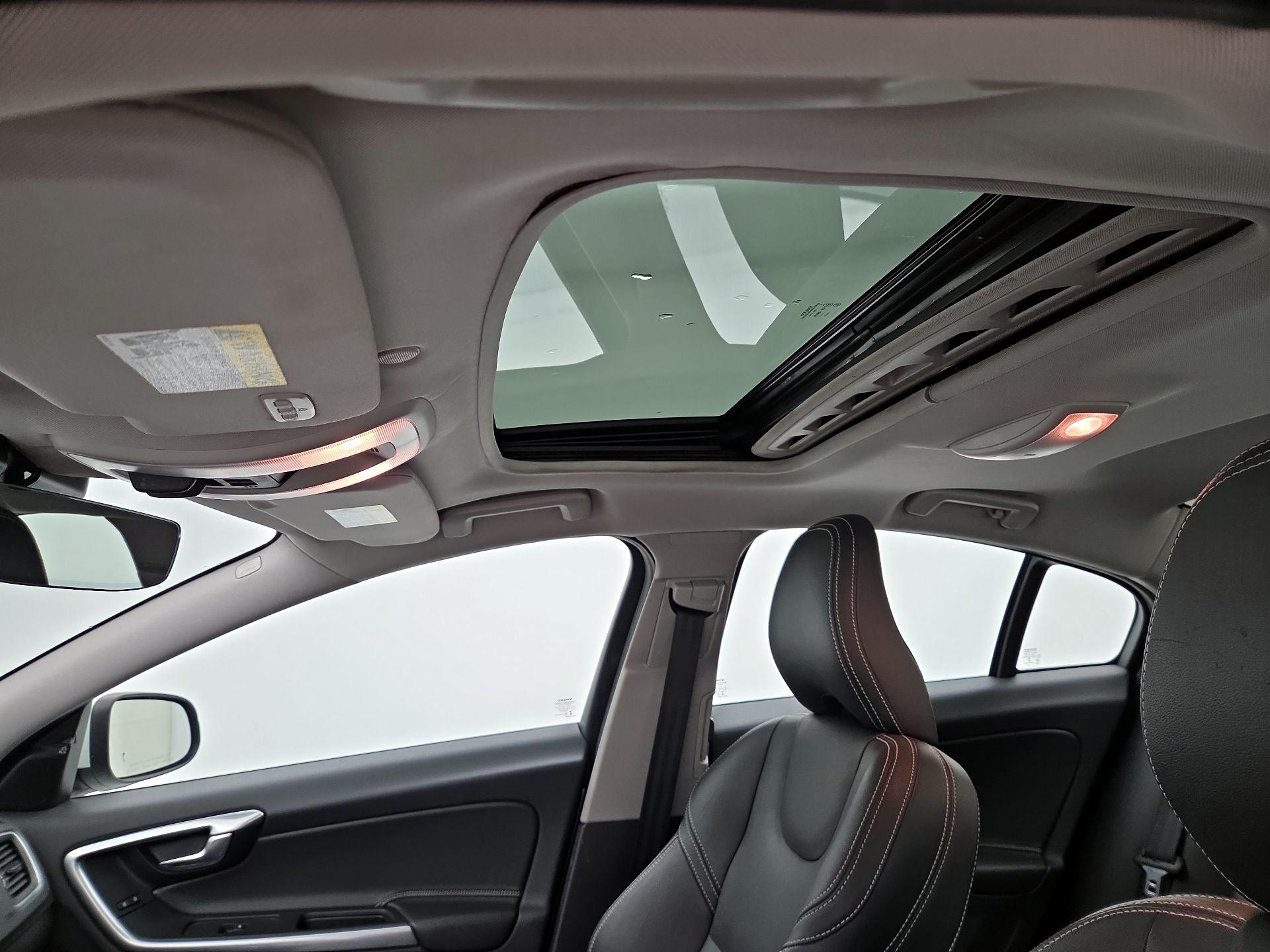 Thumbnail: 2017 Volvo S60 - 19
