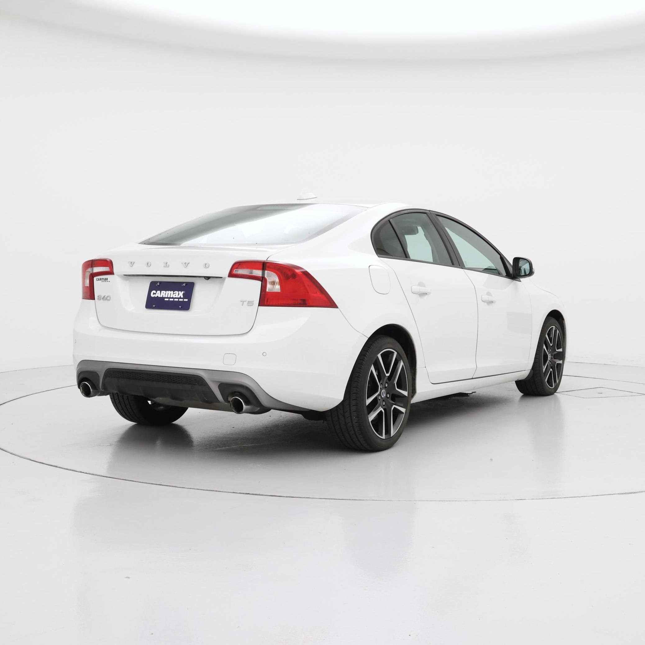 Thumbnail: 2017 Volvo S60 - 8