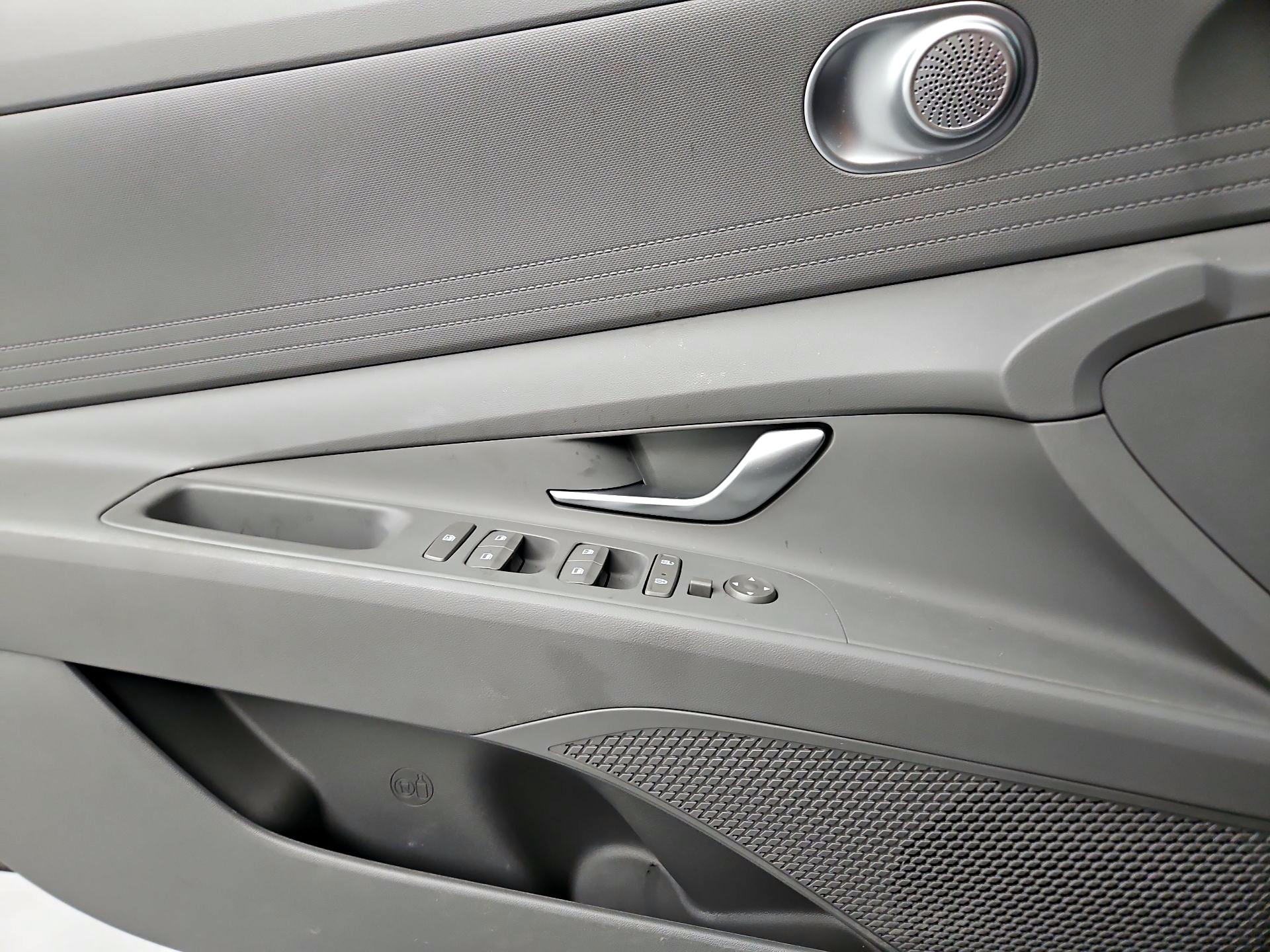 Thumbnail: 2023 Hyundai Elantra - 12