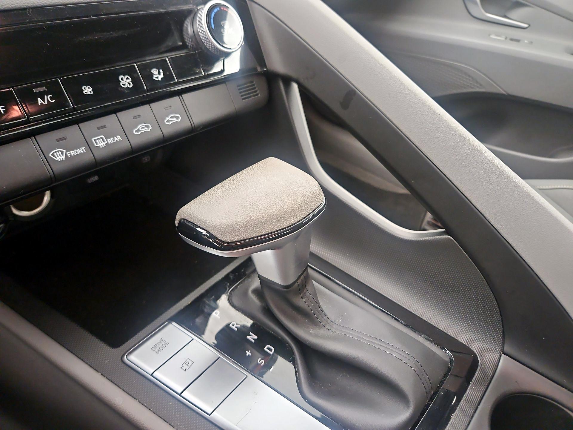 Thumbnail: 2023 Hyundai Elantra - 17