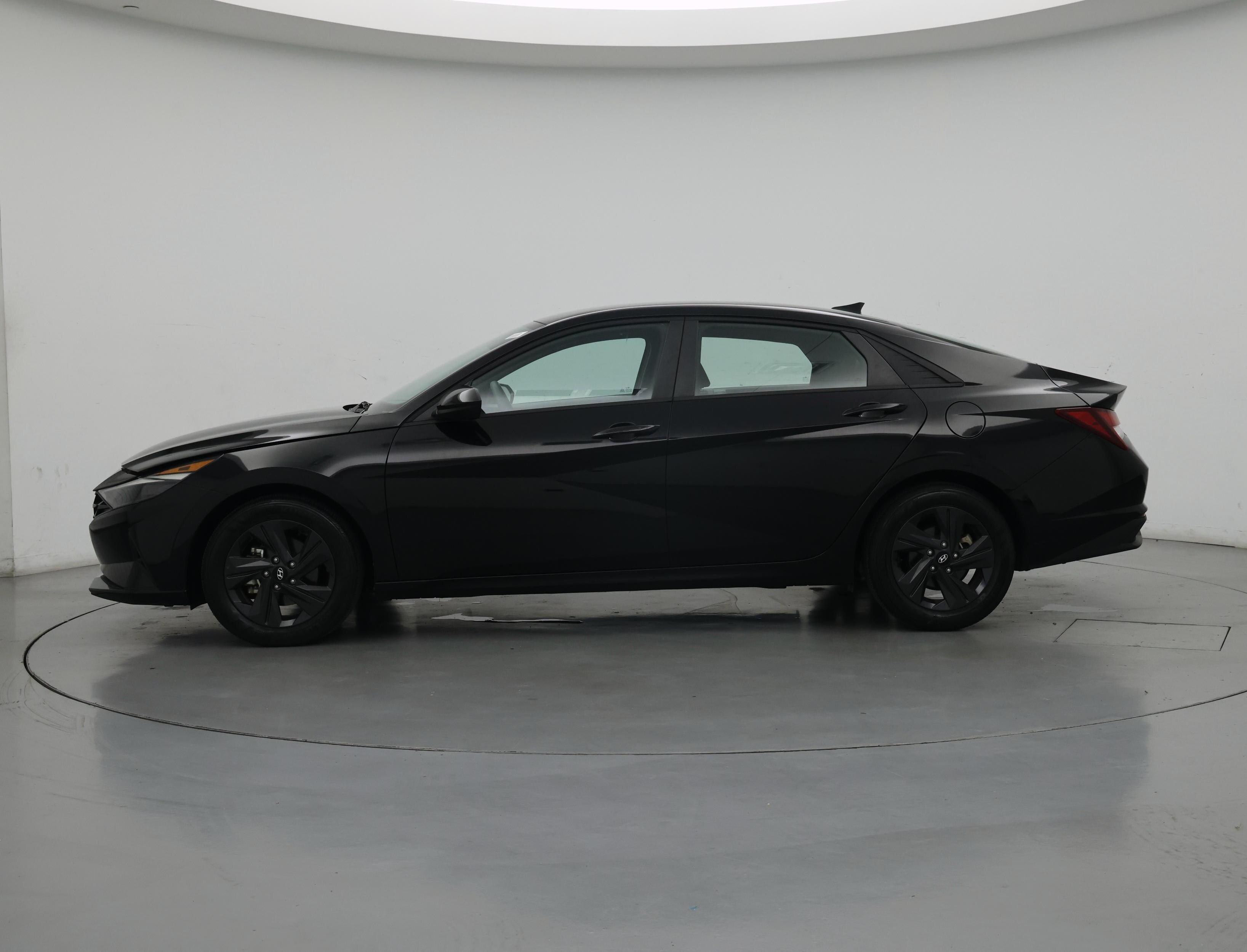 Thumbnail: 2023 Hyundai Elantra - 3