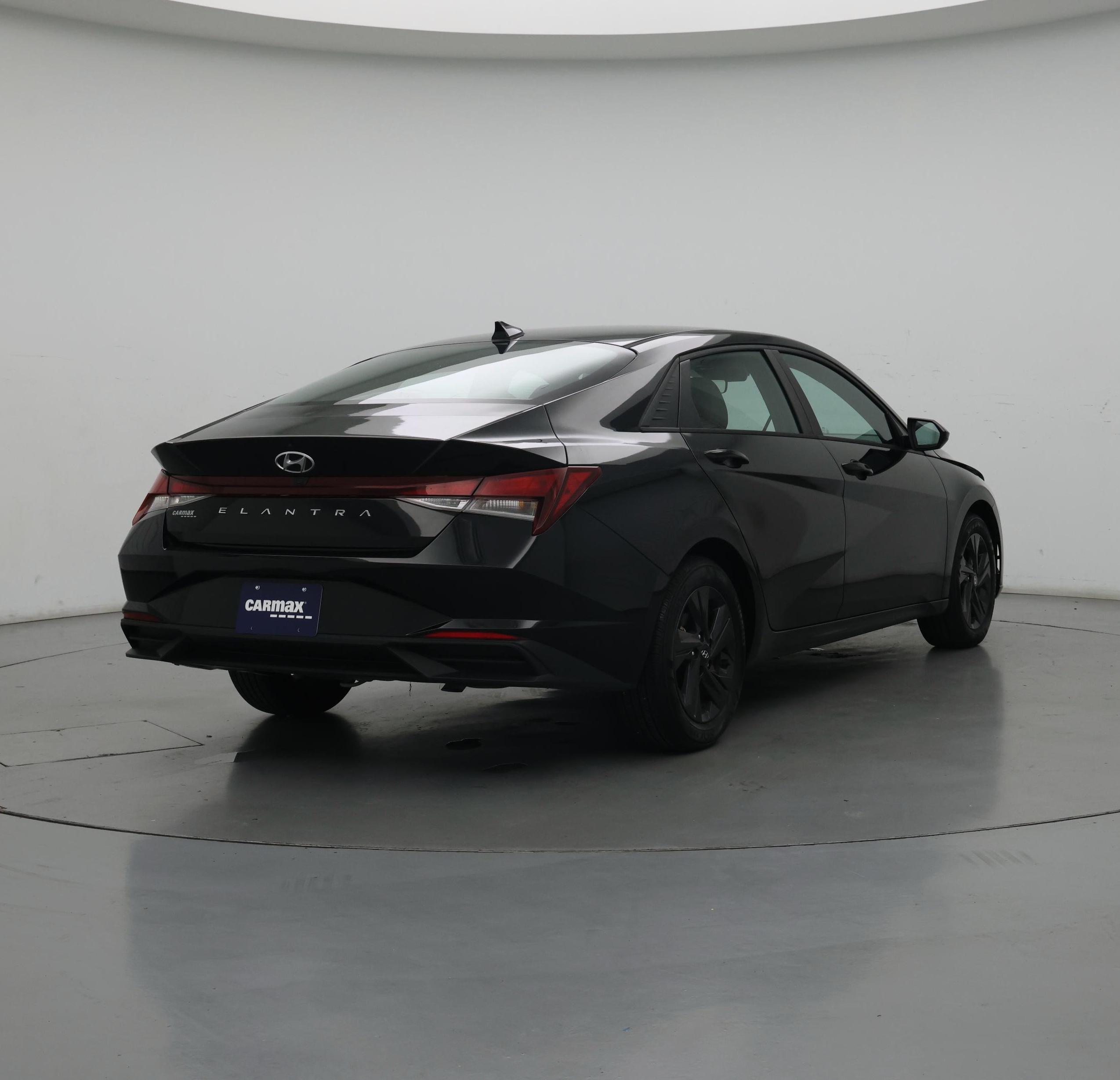 Thumbnail: 2023 Hyundai Elantra - 8