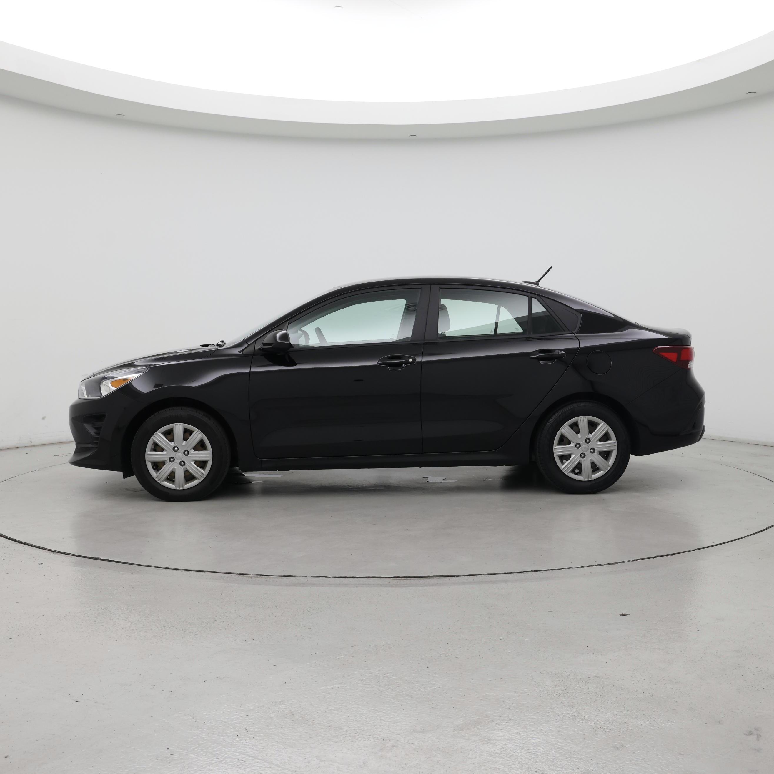 Thumbnail: 2022 Kia Rio - 3