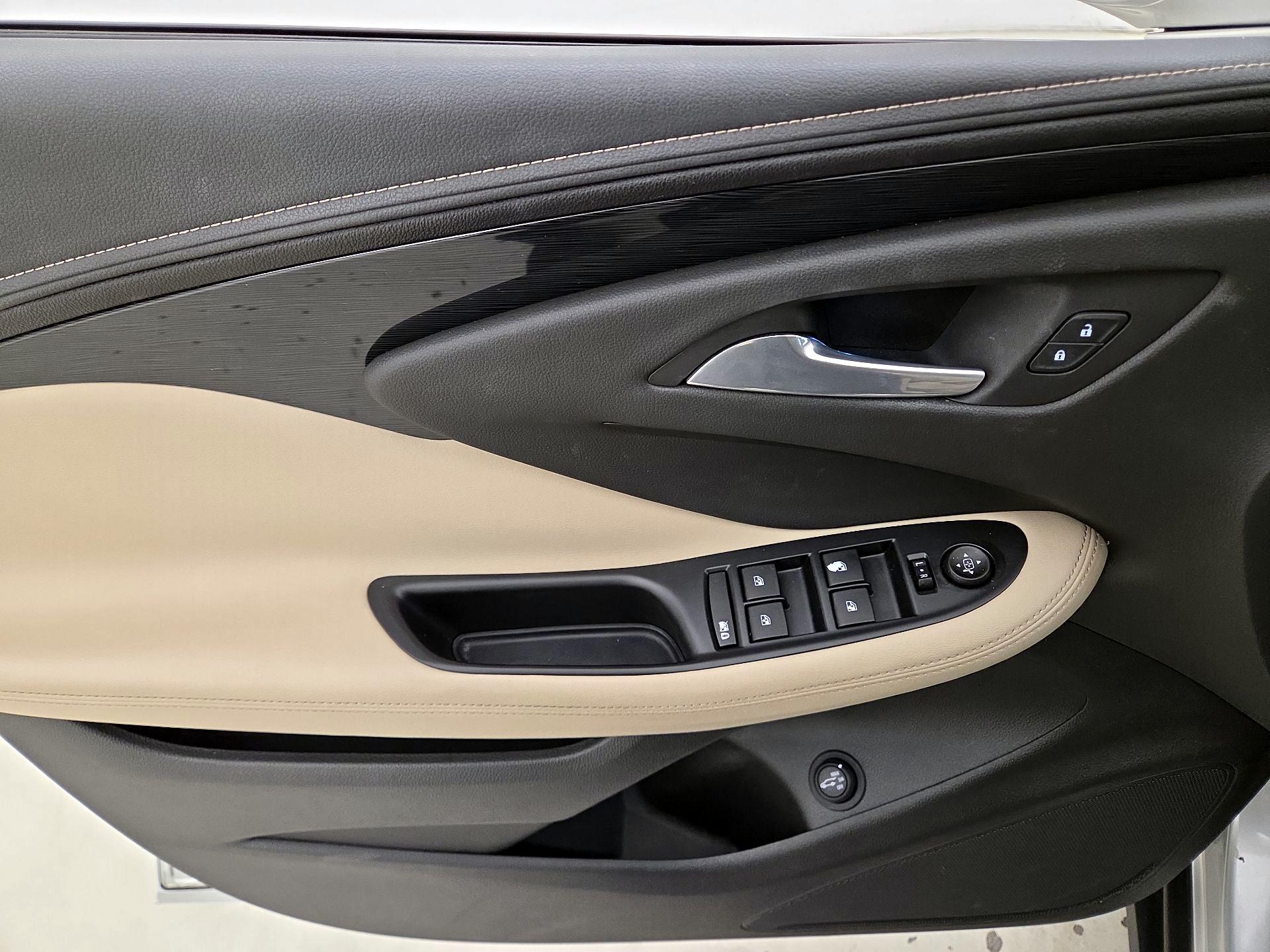 Thumbnail: 2017 Buick Envision - 12