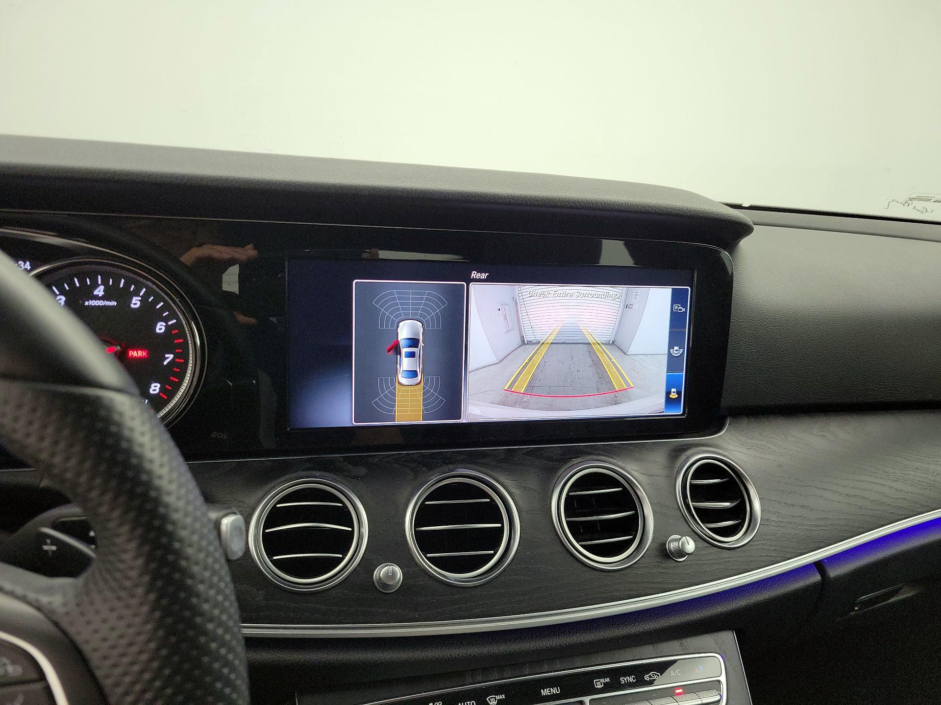 Thumbnail: 2018 Mercedes-Benz E-Class - 15