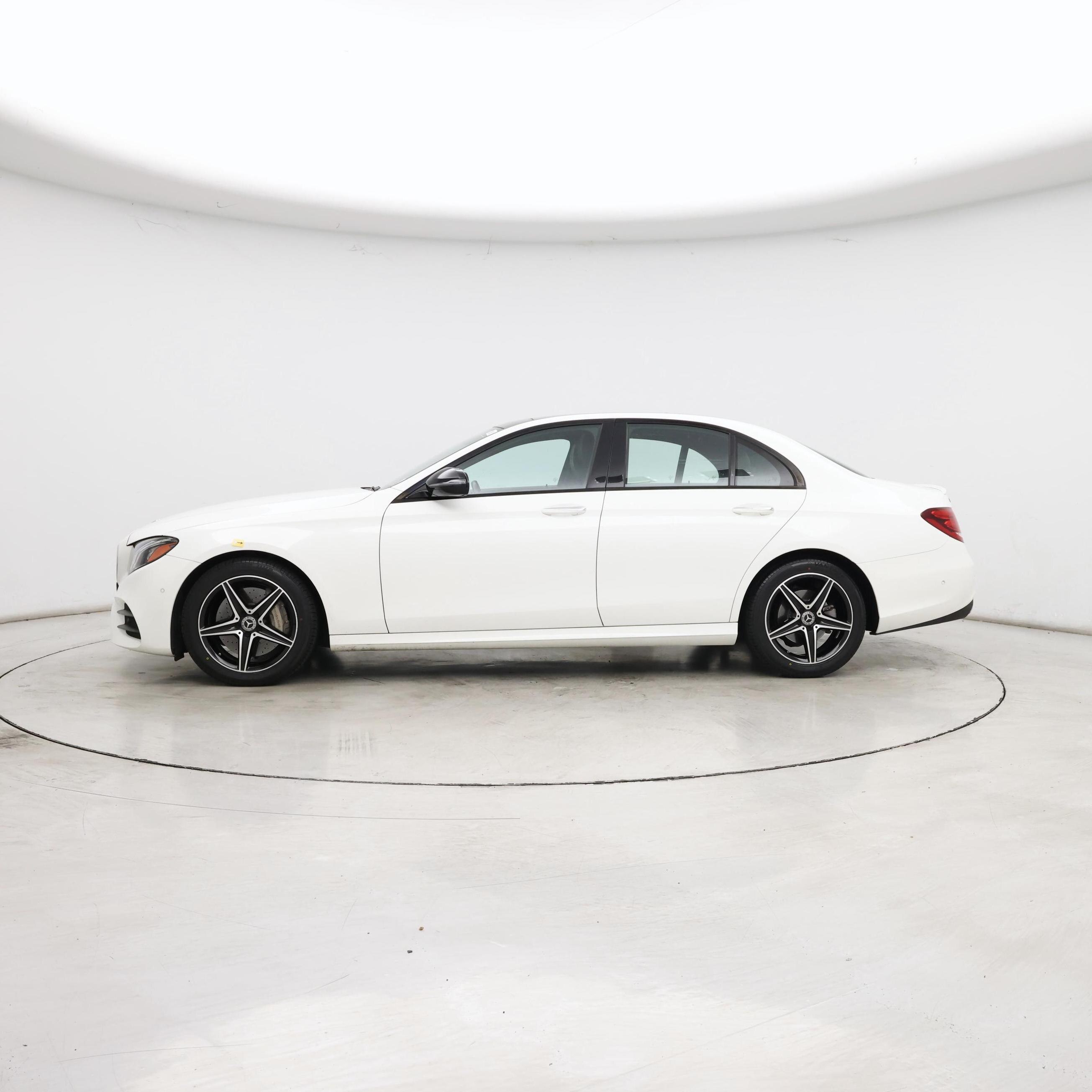 Thumbnail: 2018 Mercedes-Benz E-Class - 3