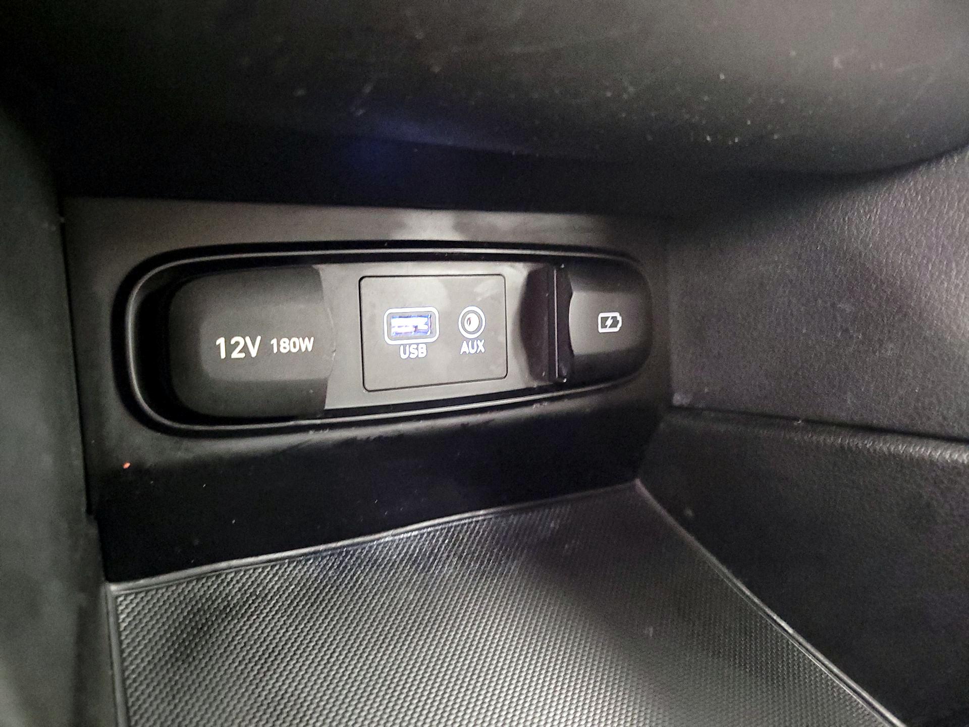 Thumbnail: 2019 Hyundai Santa Fe - 18