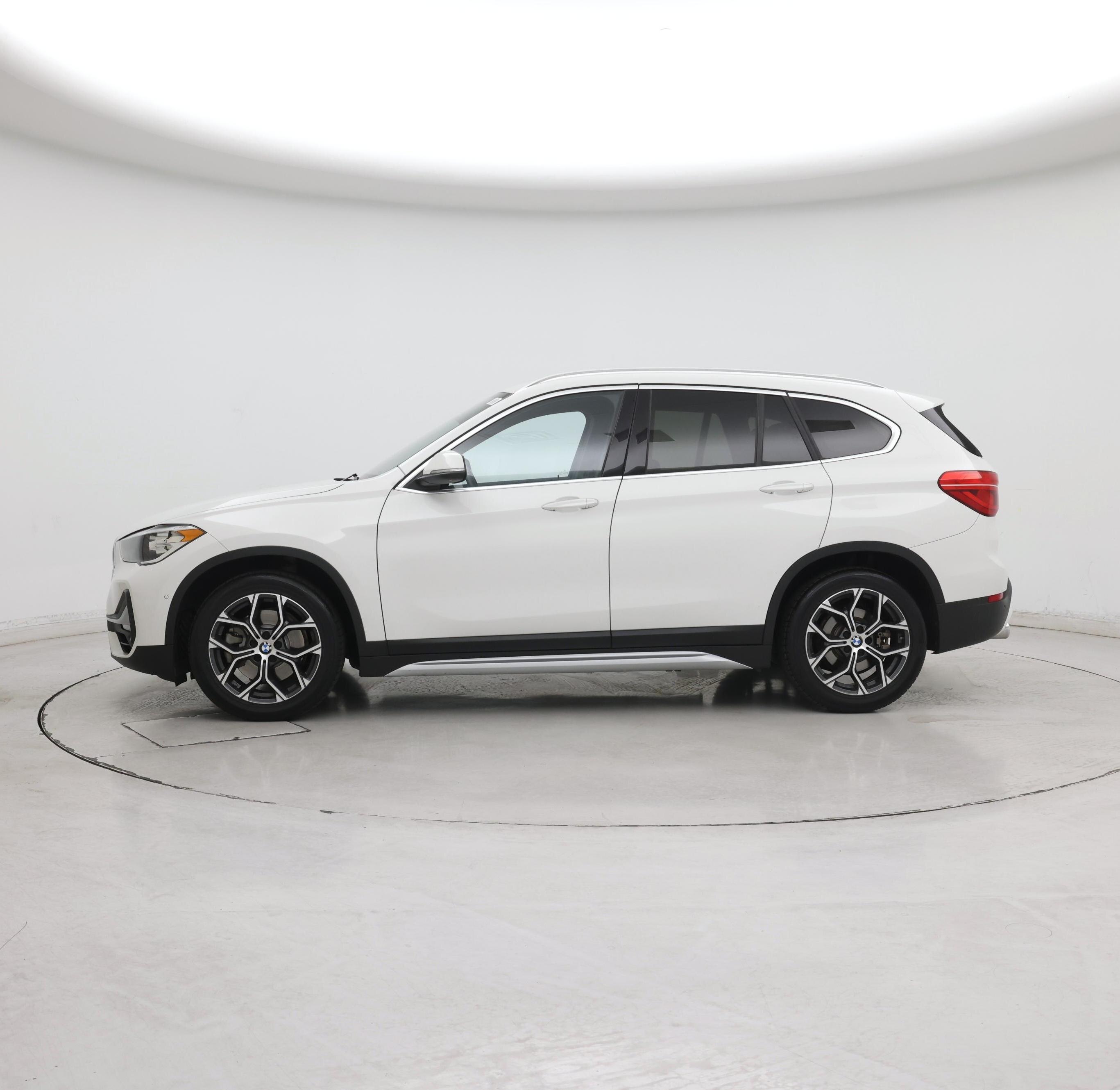 Thumbnail: 2020 BMW X1 - 3