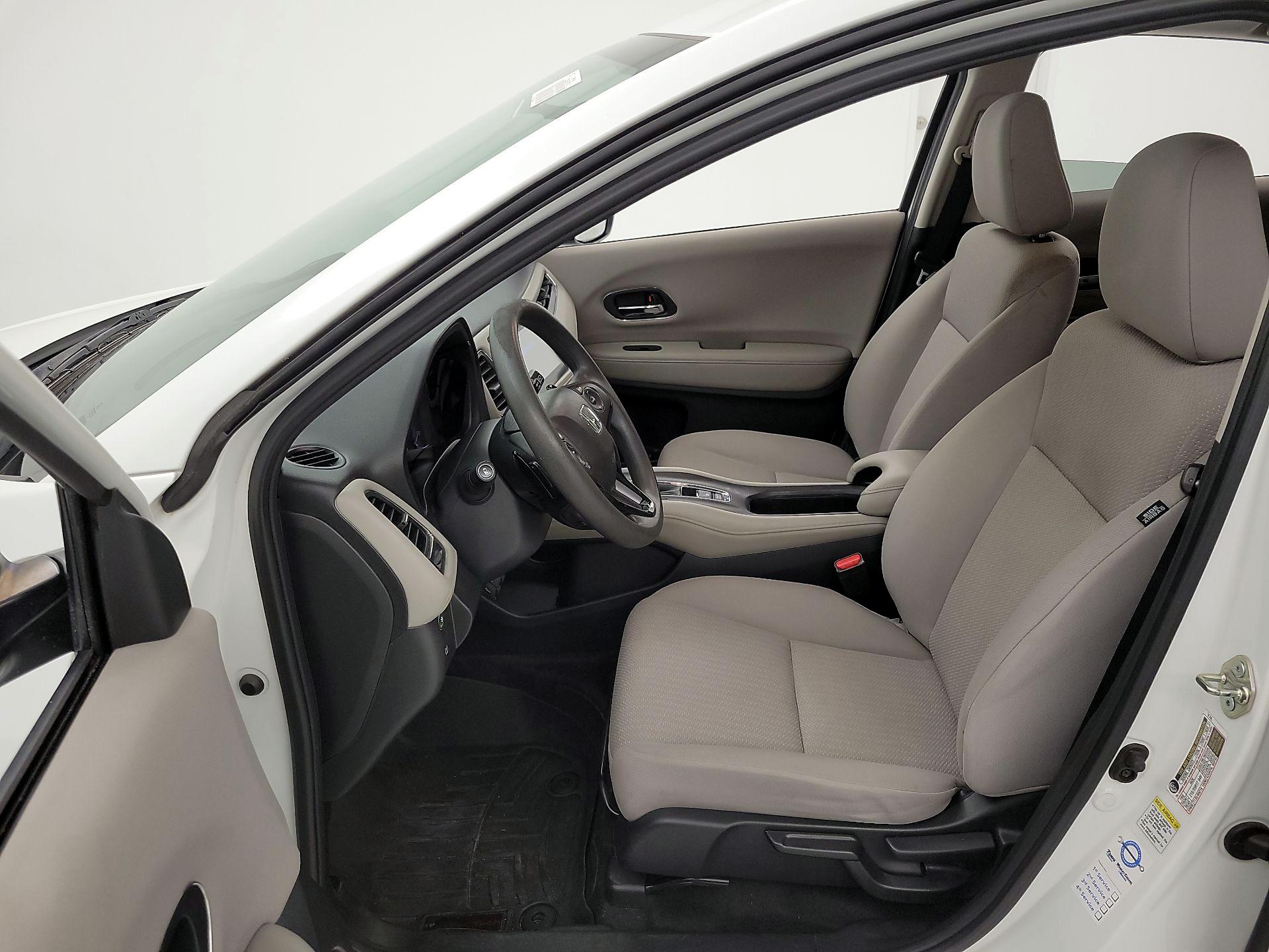 Thumbnail: 2016 Honda HR-V - 11