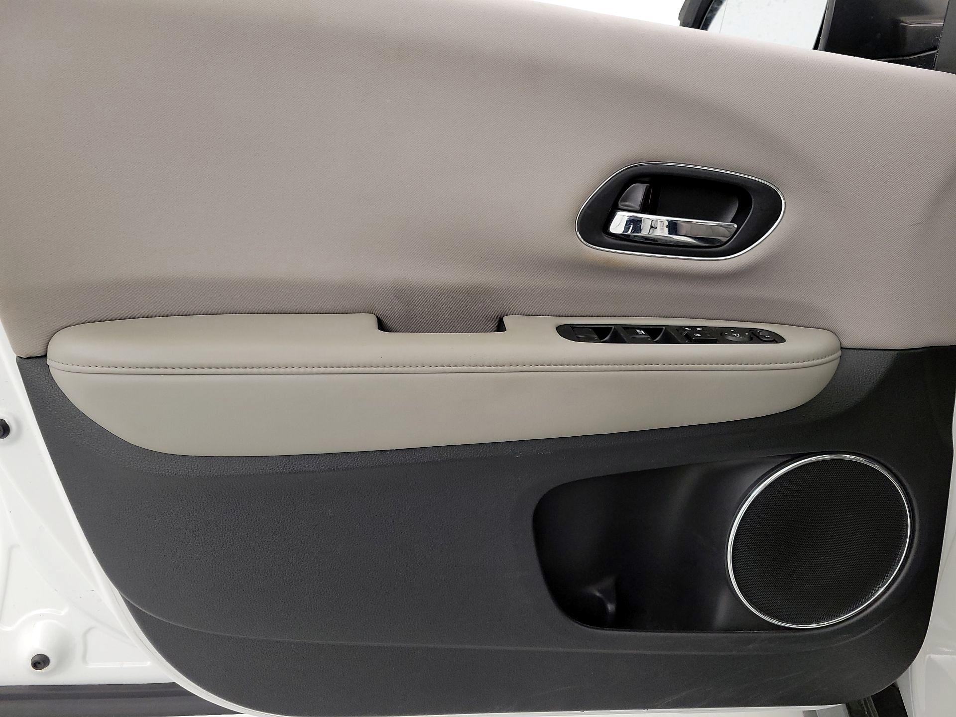 Thumbnail: 2016 Honda HR-V - 12