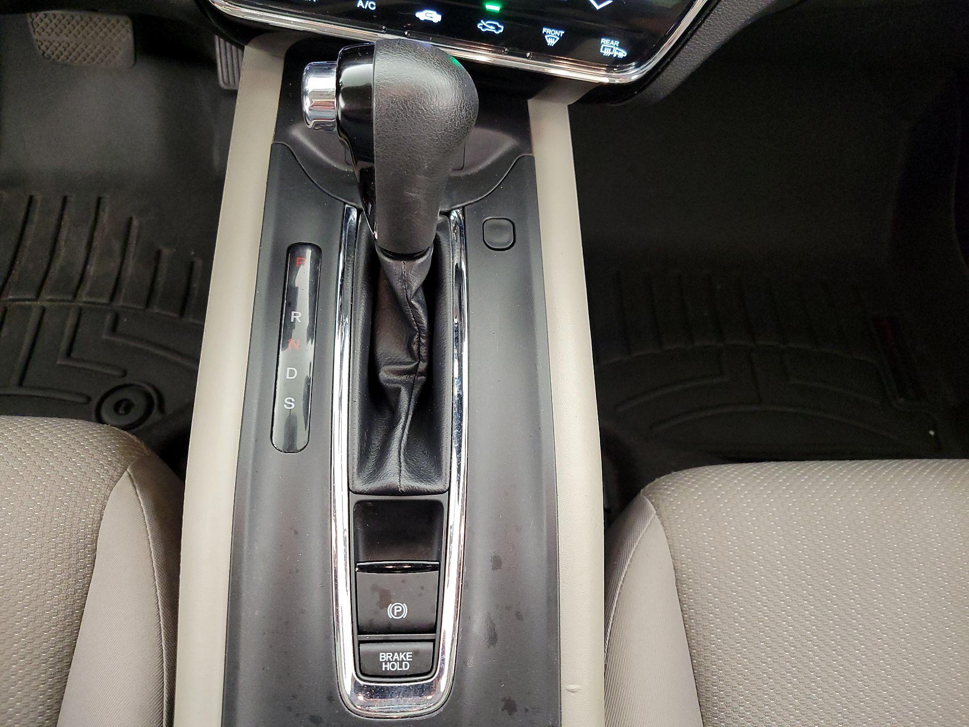 Thumbnail: 2016 Honda HR-V - 17