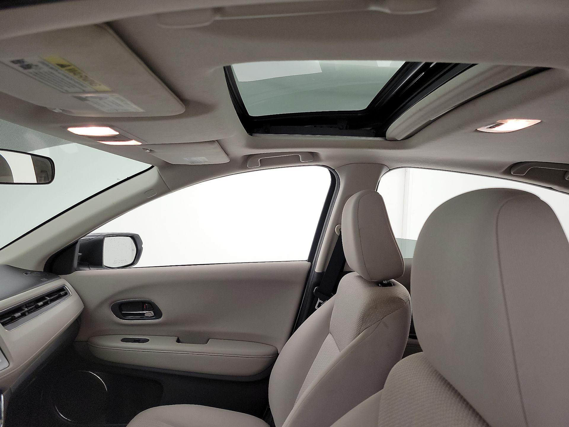 Thumbnail: 2016 Honda HR-V - 18