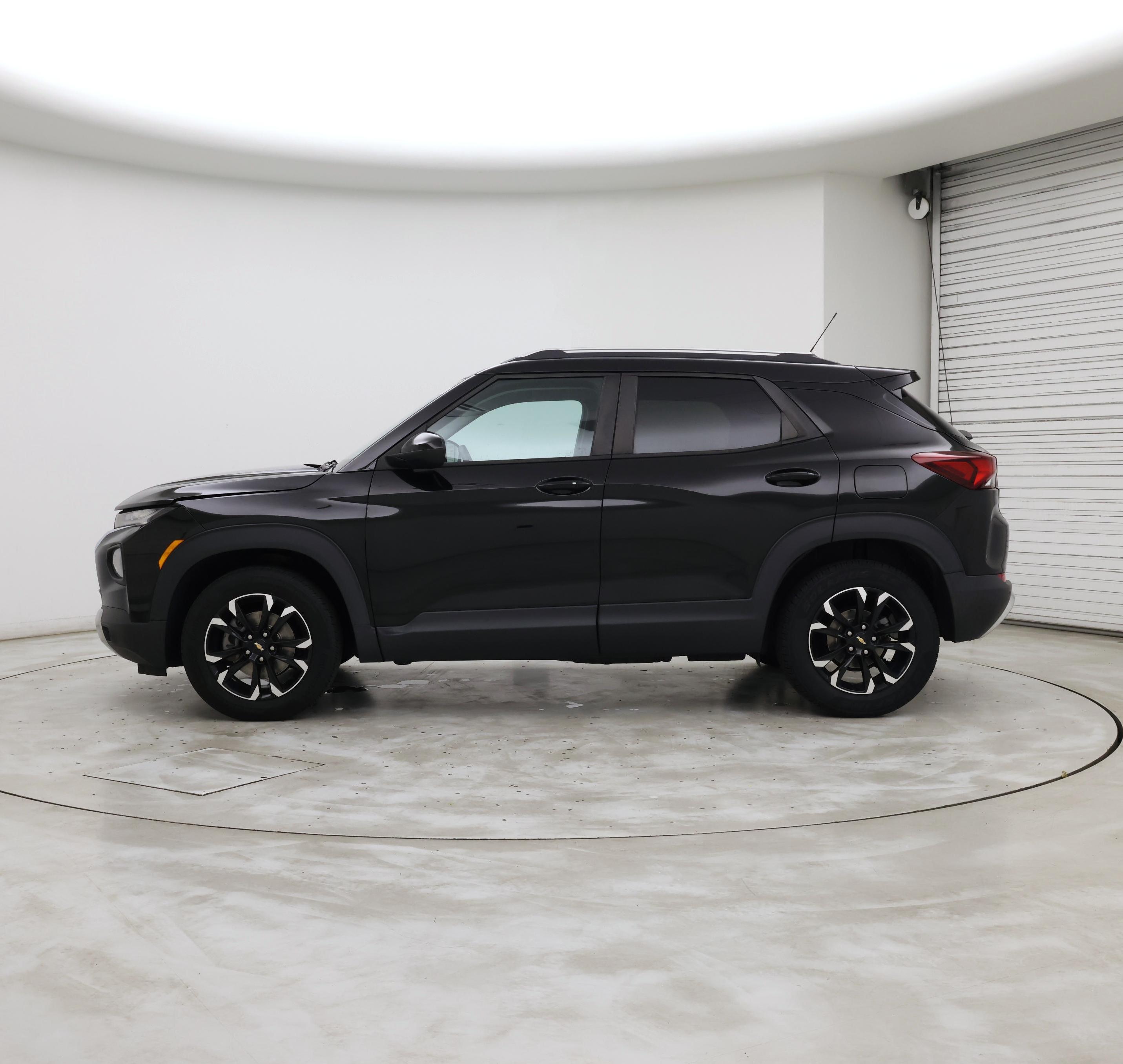 Thumbnail: 2021 Chevrolet TrailBlazer - 3
