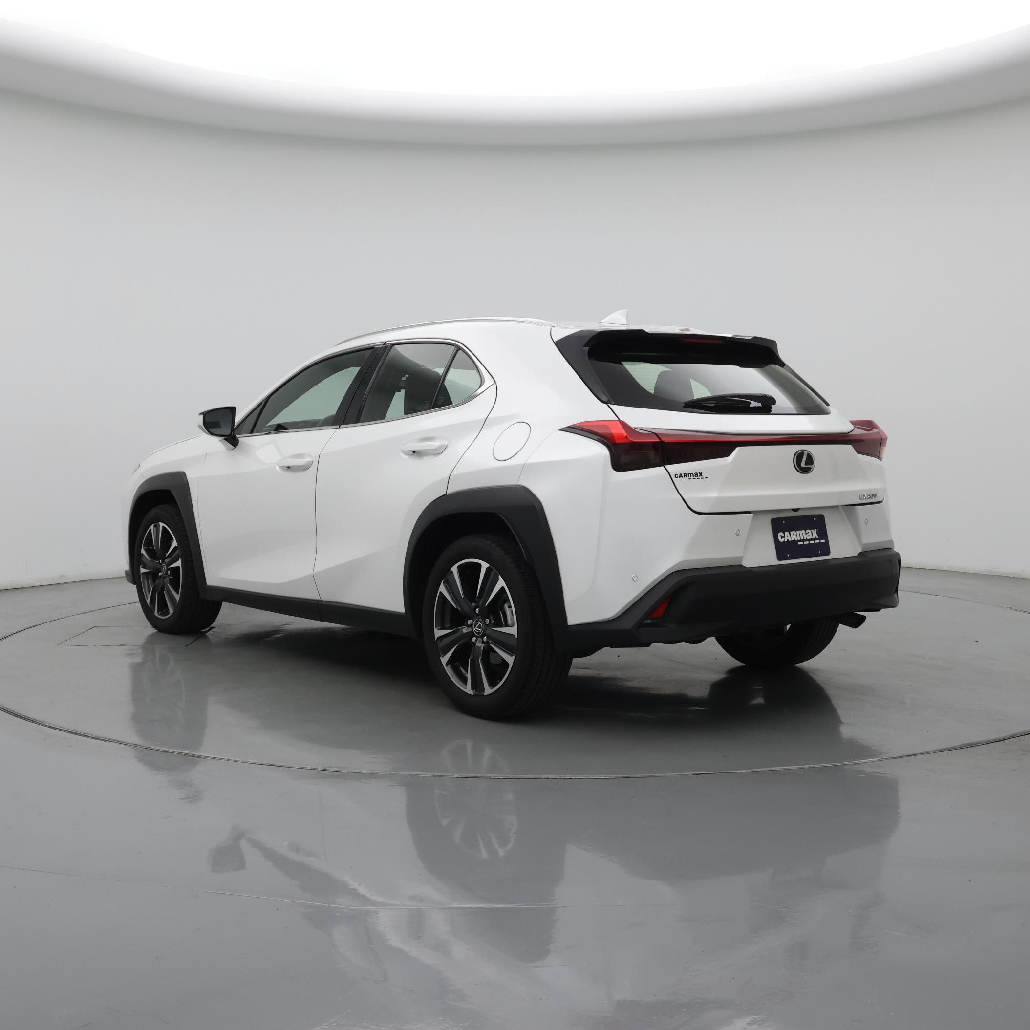 Thumbnail: 2022 Lexus UX - 2