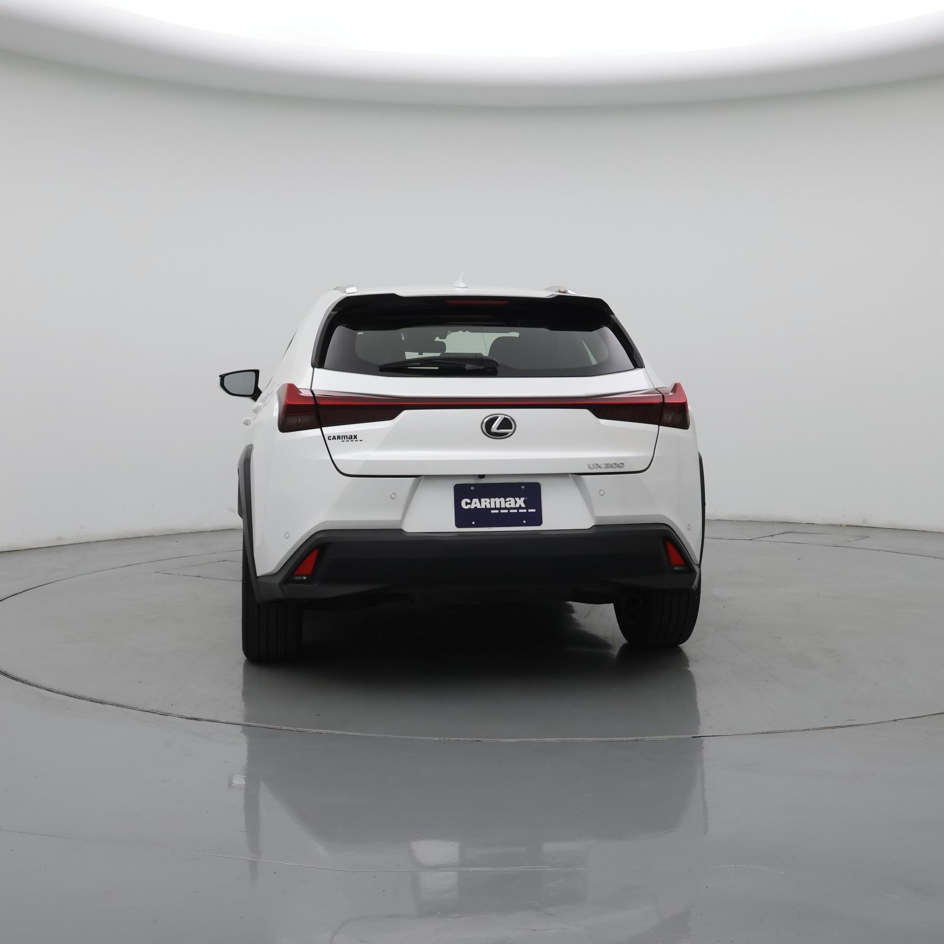 Thumbnail: 2022 Lexus UX - 6