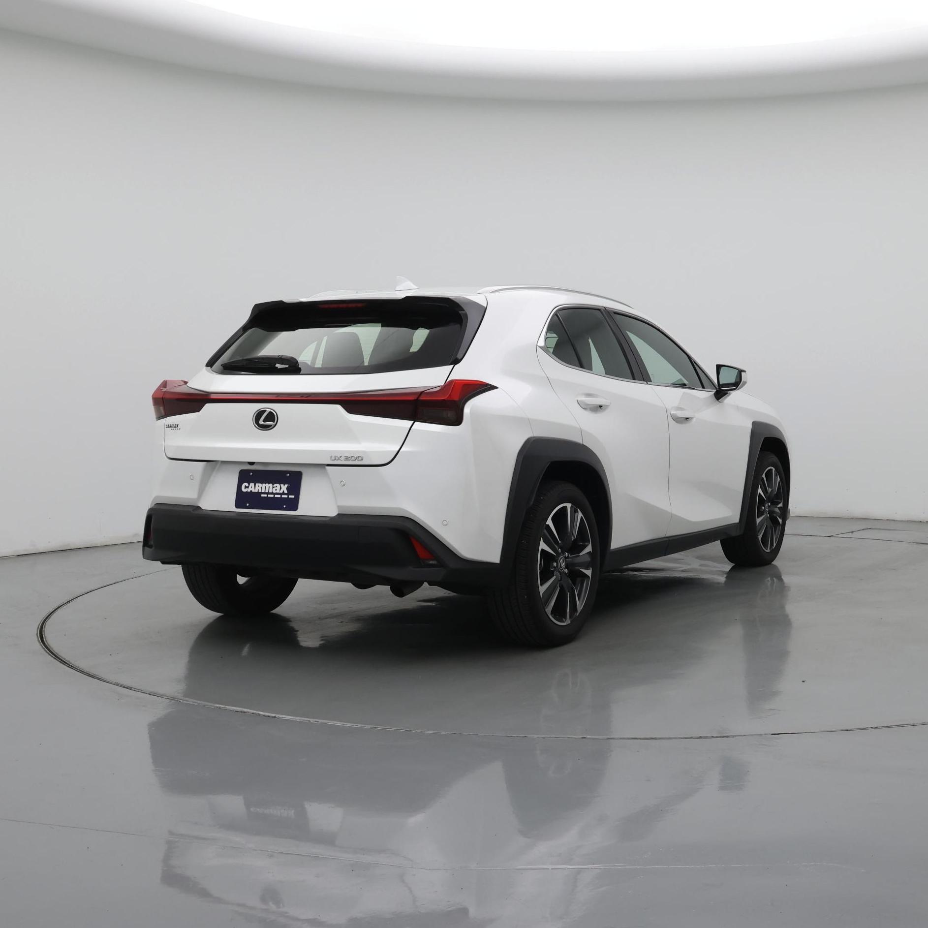 Thumbnail: 2022 Lexus UX - 8