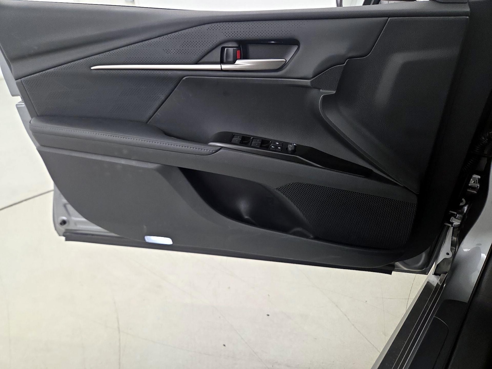 2026 Toyota Camry XSE - Photo 13