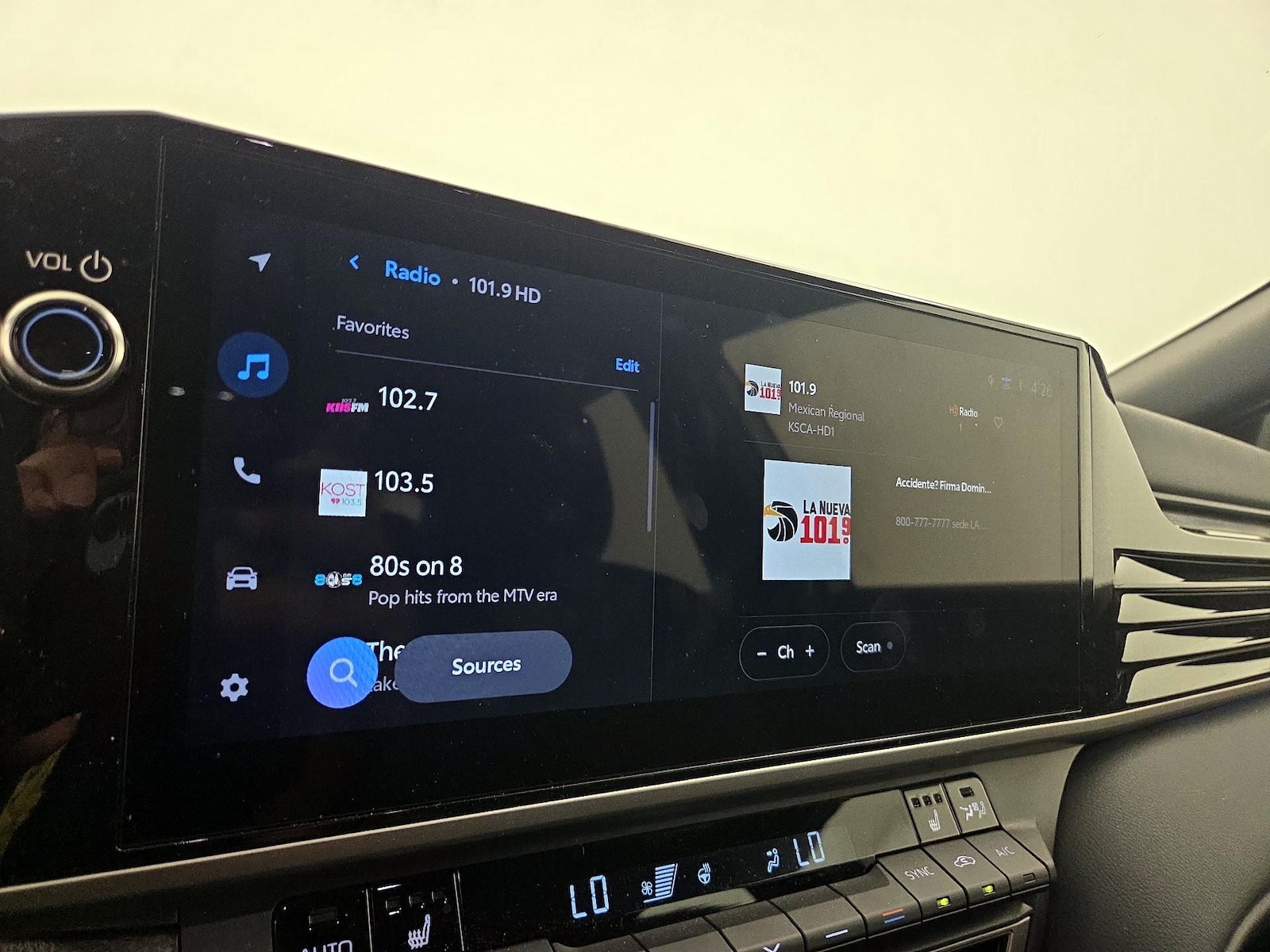 2026 Toyota Camry XSE - Photo 17