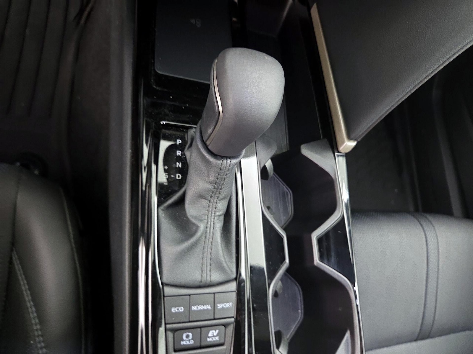 2026 Toyota Camry XSE - Photo 19