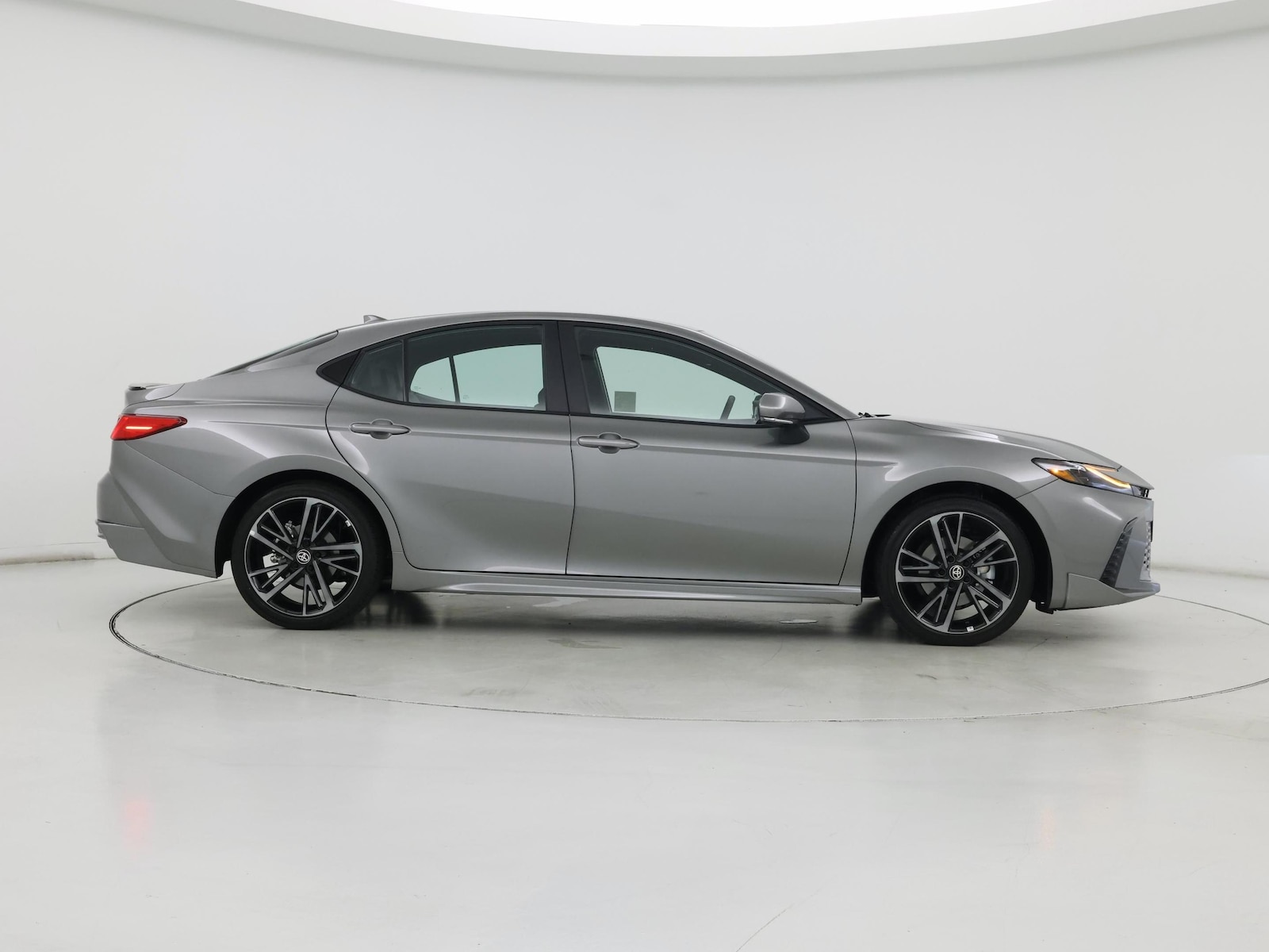 2026 Toyota Camry XSE - Photo 8