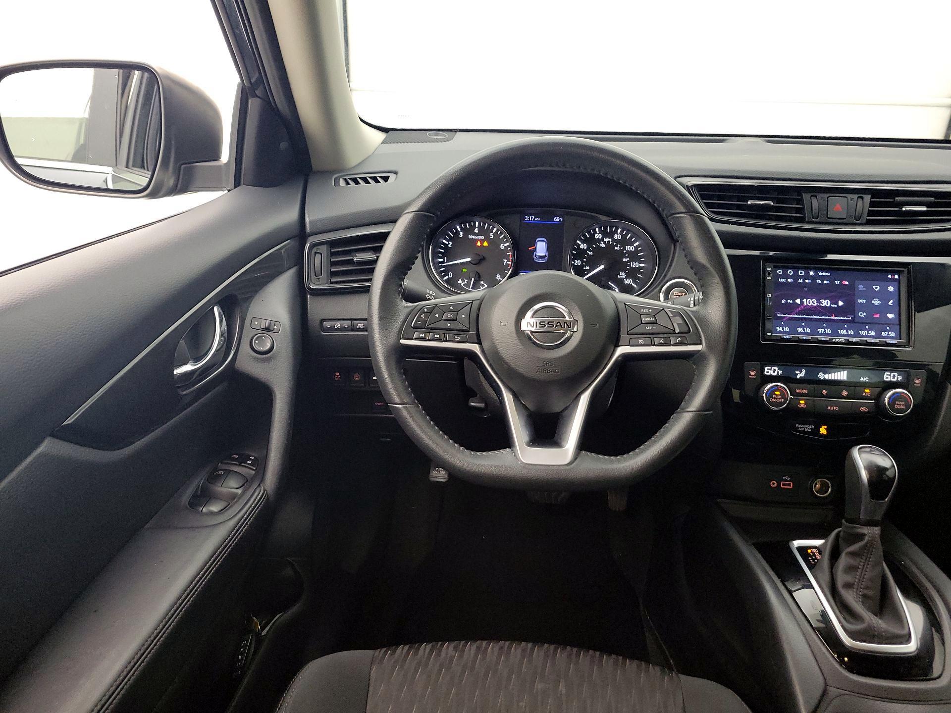 Thumbnail: 2020 Nissan Rogue - 10