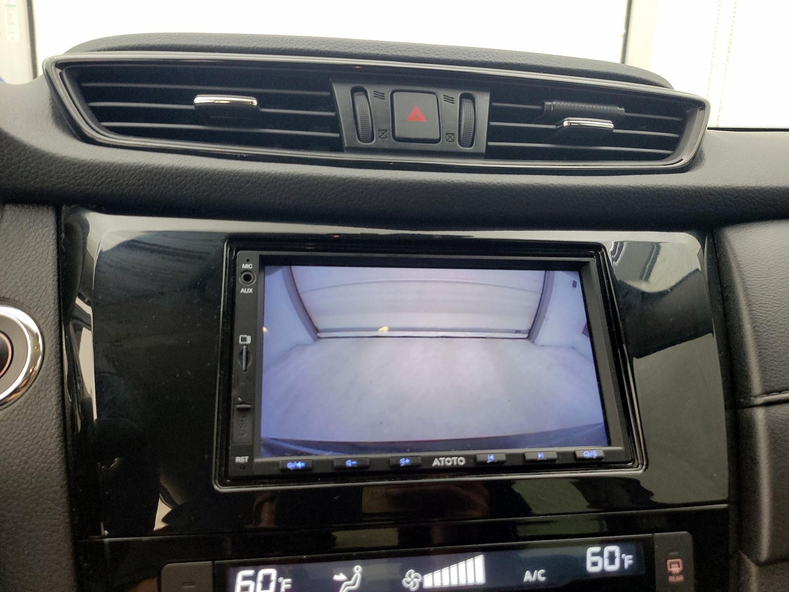 2020 Nissan Rogue SV - Photo 15