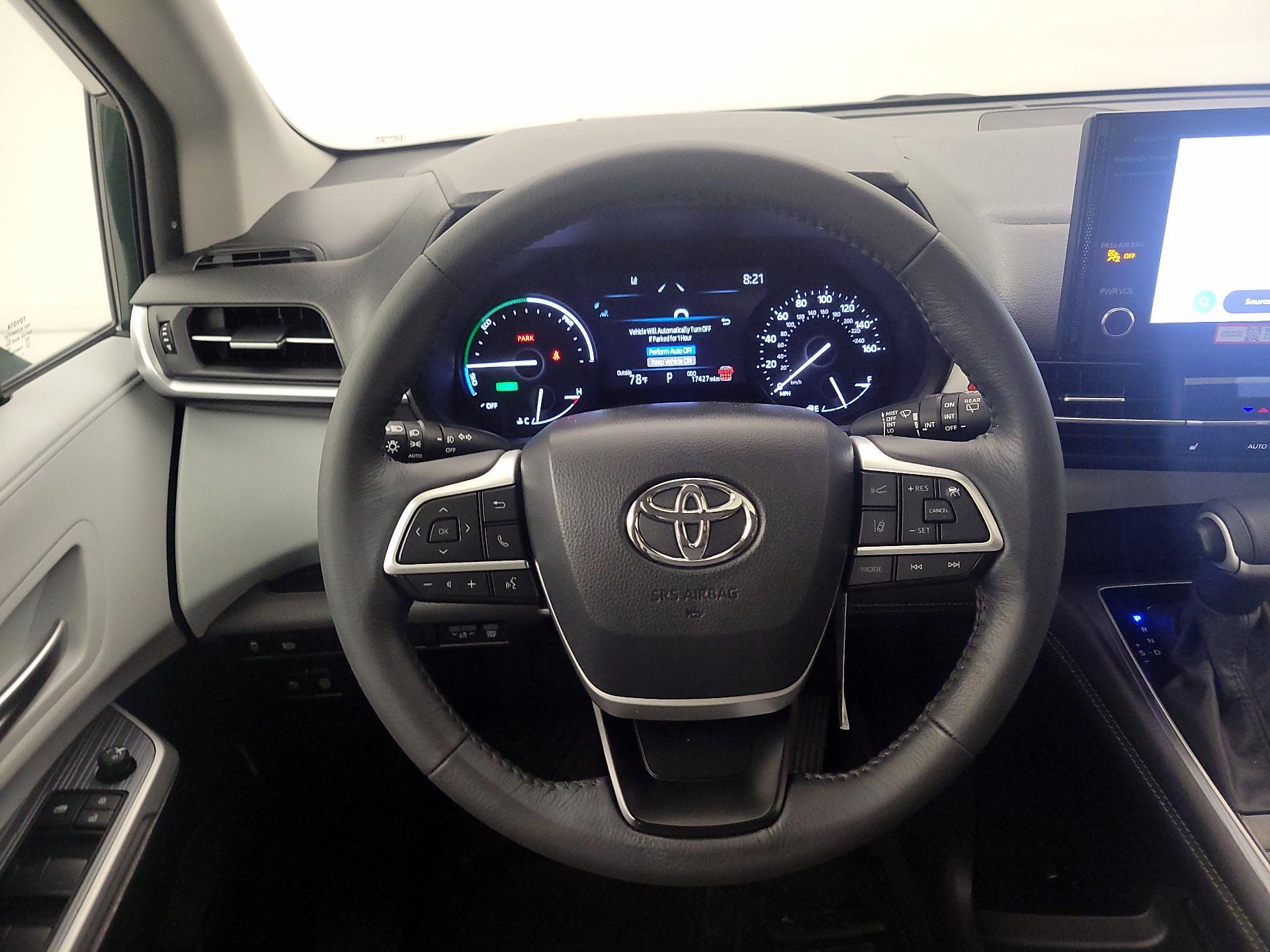 Thumbnail: 2025 Toyota Sienna - 10