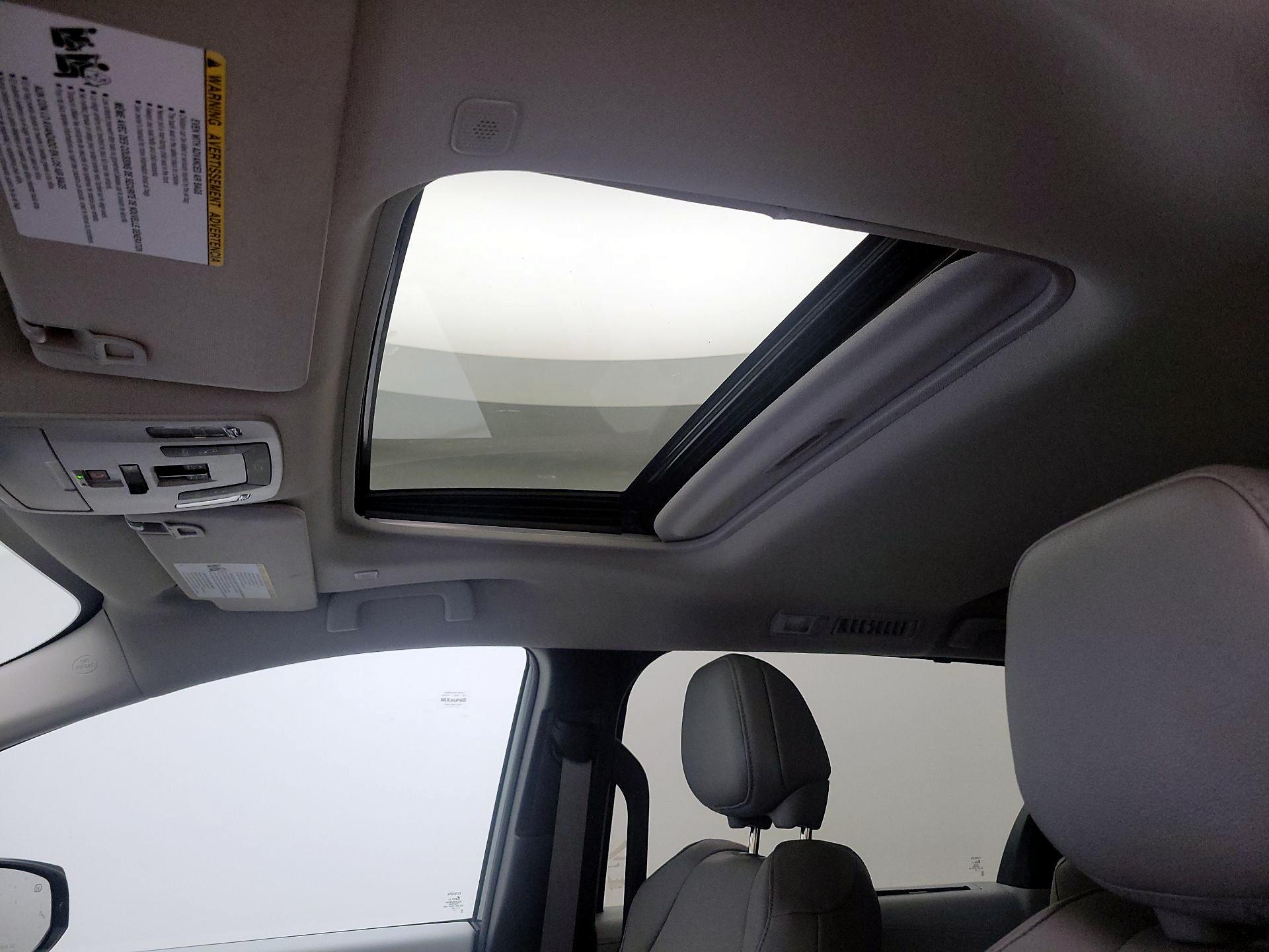 Thumbnail: 2025 Toyota Sienna - 19