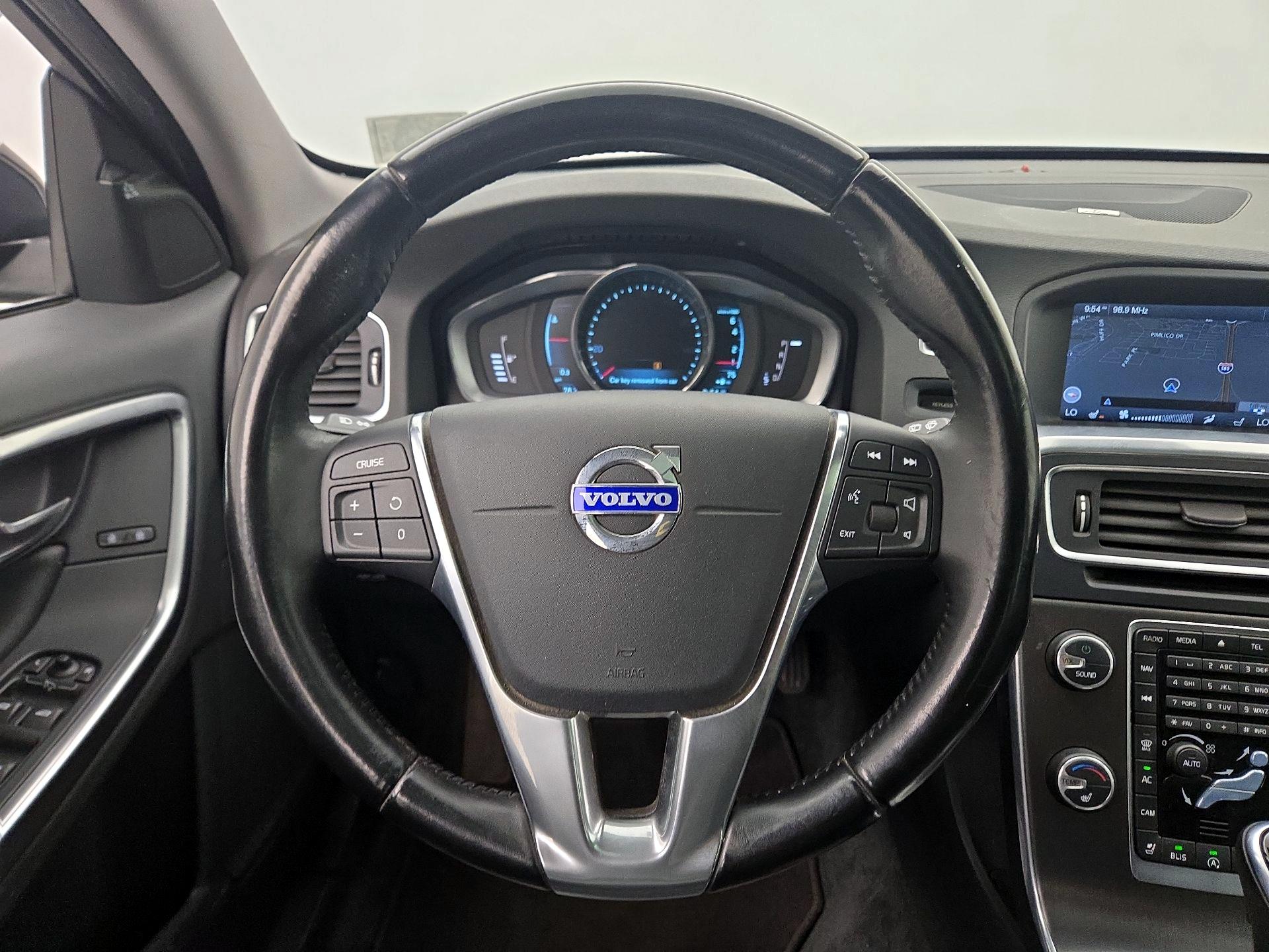 Thumbnail: 2015 Volvo V60 - 10