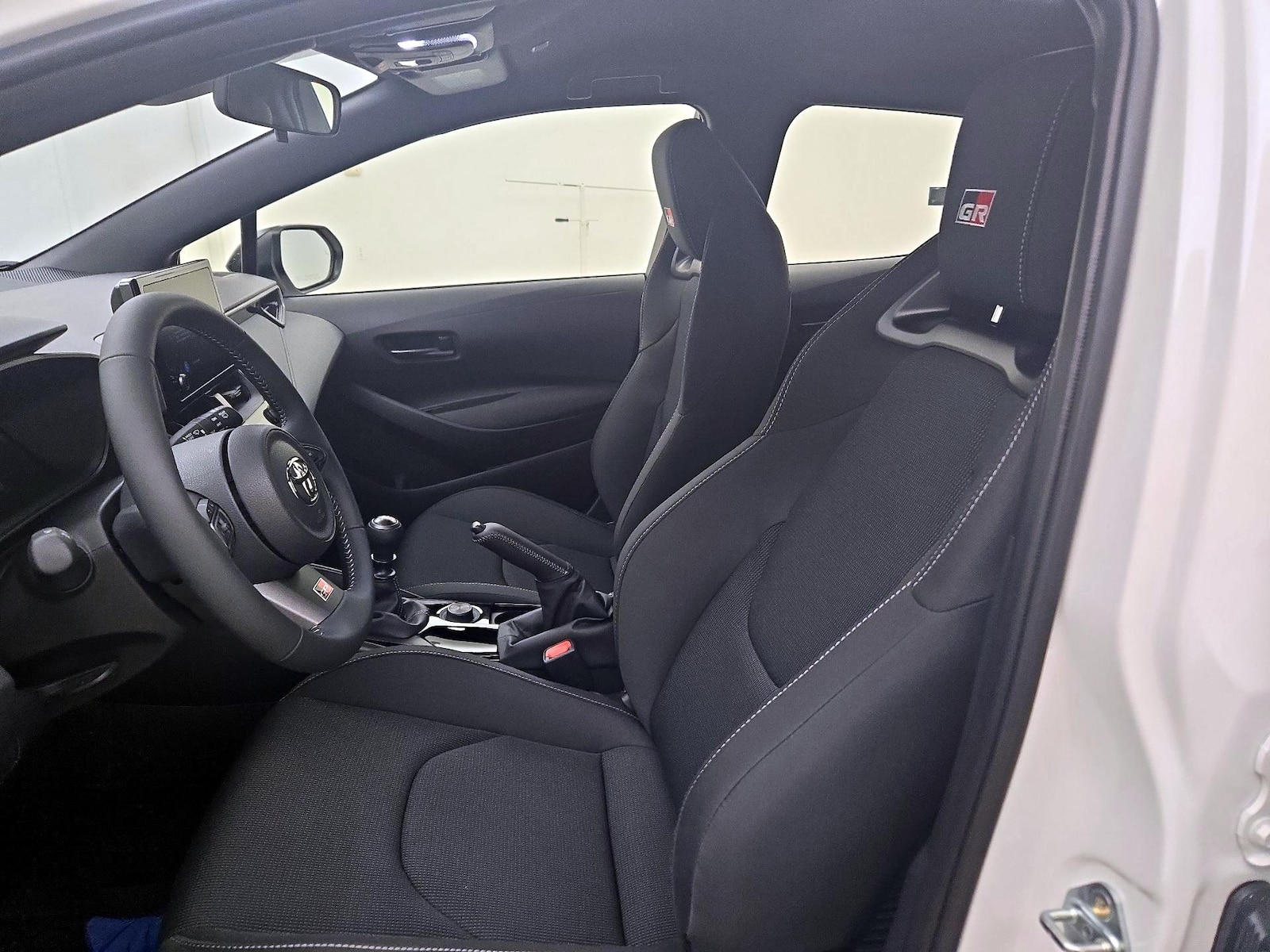 2025 Toyota GR Corolla Core - Photo 12
