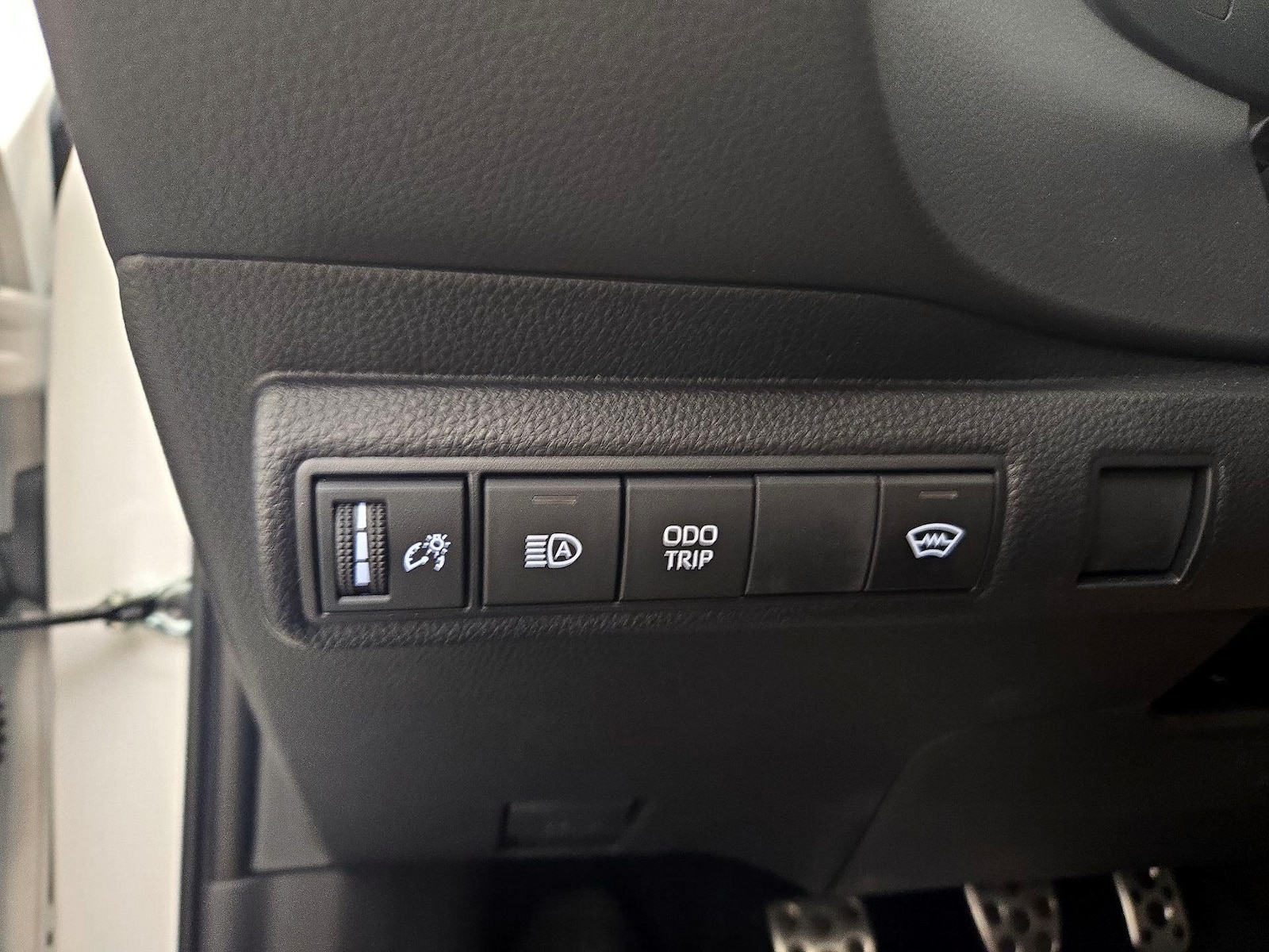 2025 Toyota GR Corolla Core - Photo 14